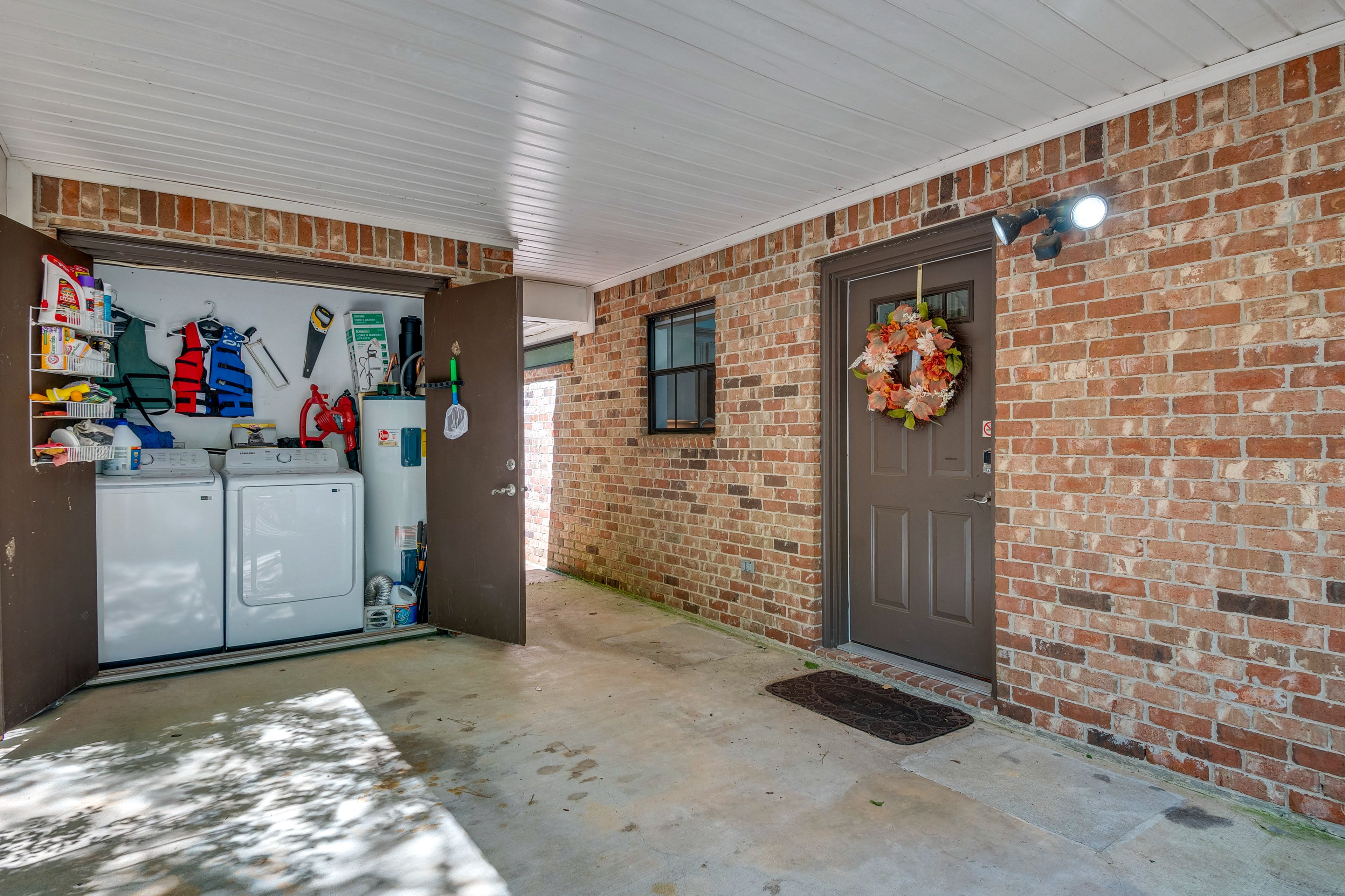 Main Entrance | Washer & Dryer