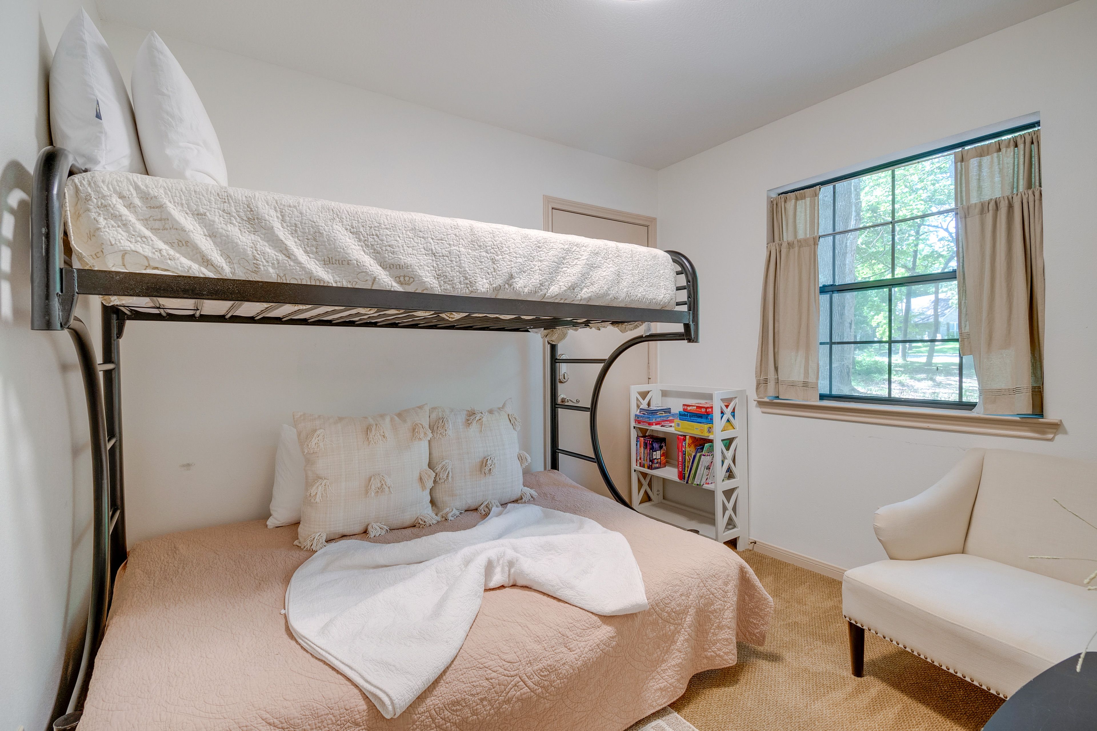 Bedroom 3 | 1st Floor | Twin/Full Bunk Bed | Board Games