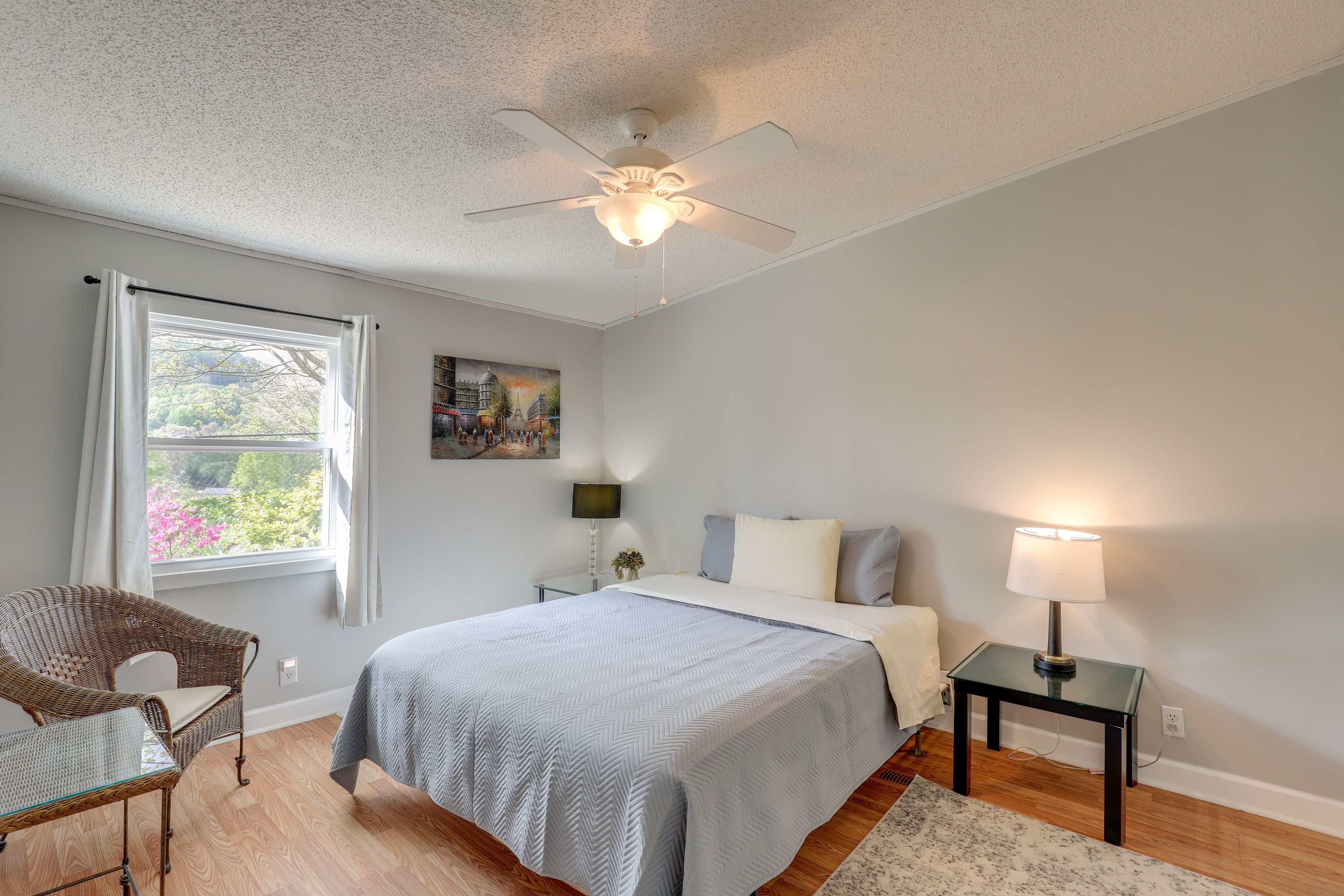 Bedroom 2 | Queen Bed