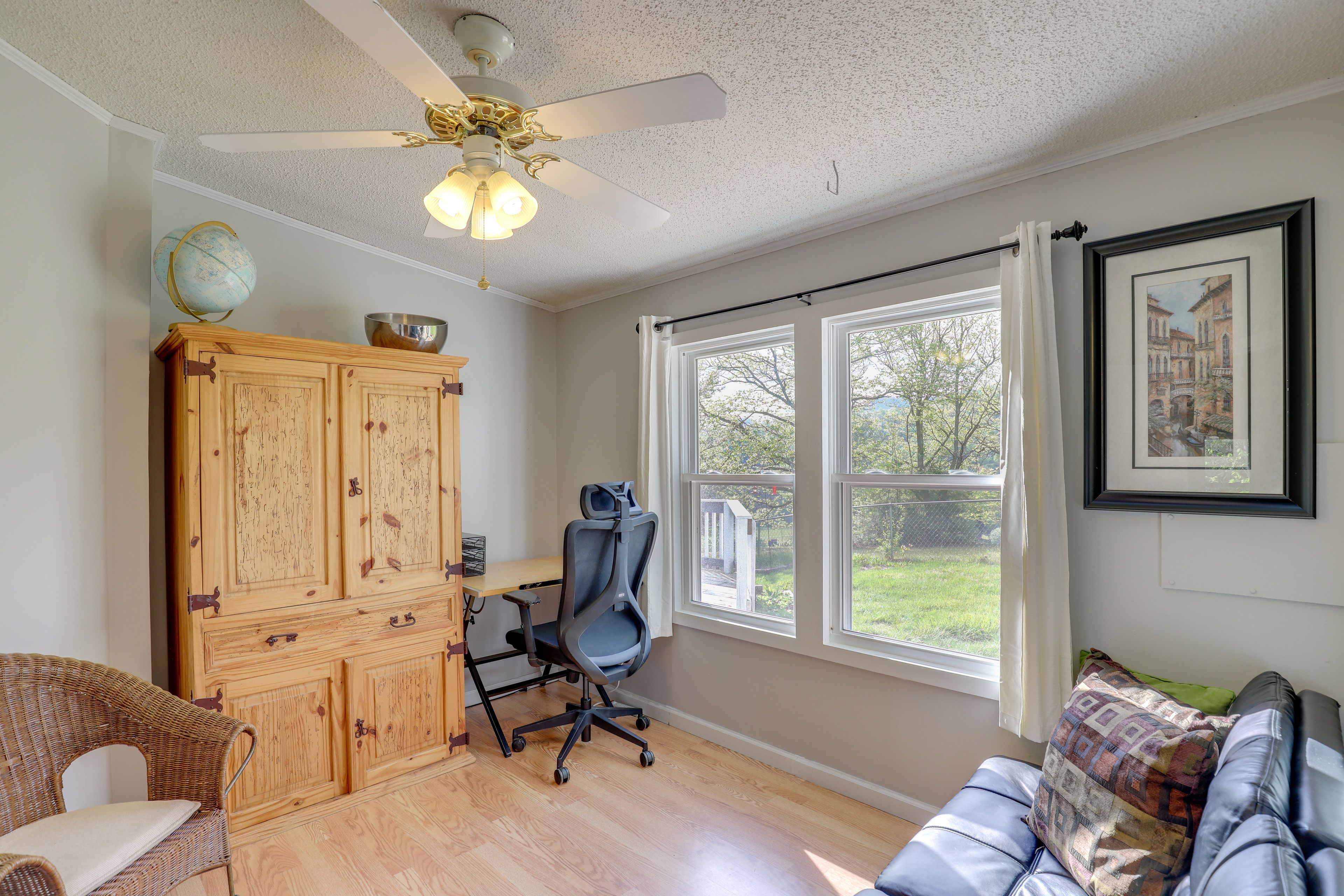 Office | Laptop-Friendly Workspace | Futon
