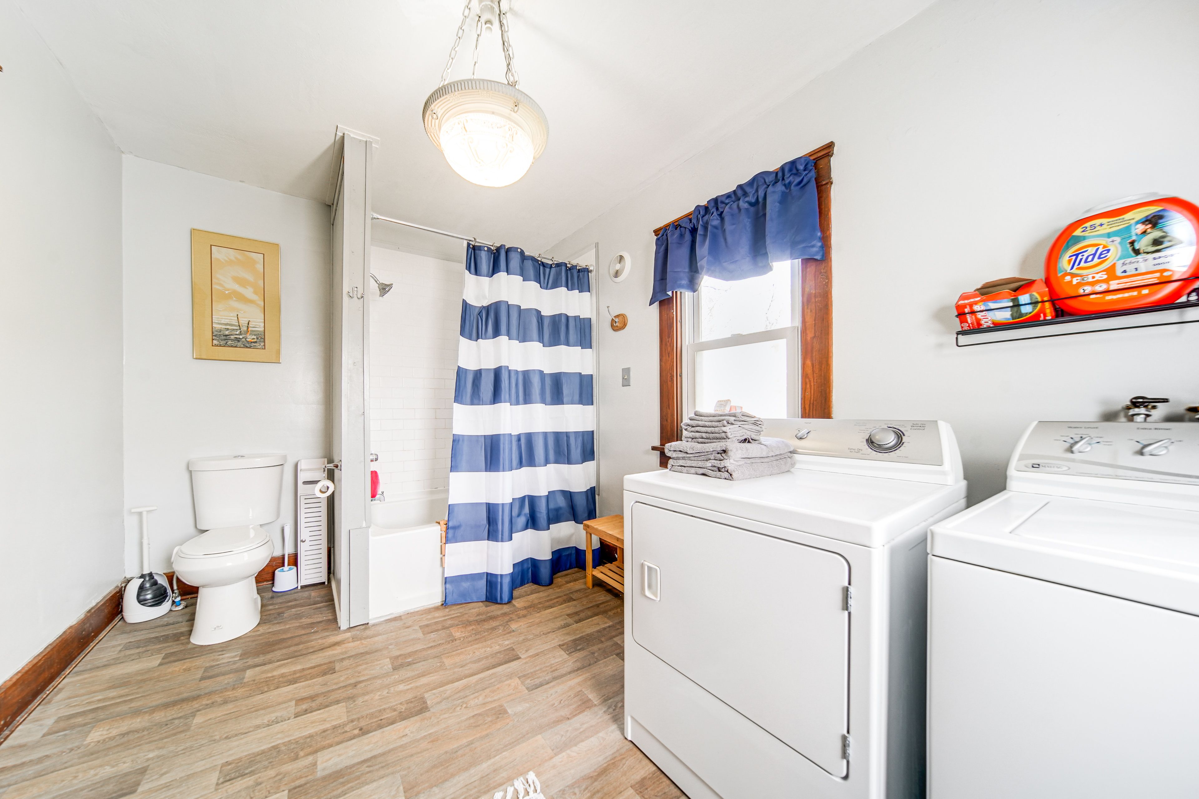Full Bathroom | Complimentary Toiletries | Washer + Dryer | 1st Floor