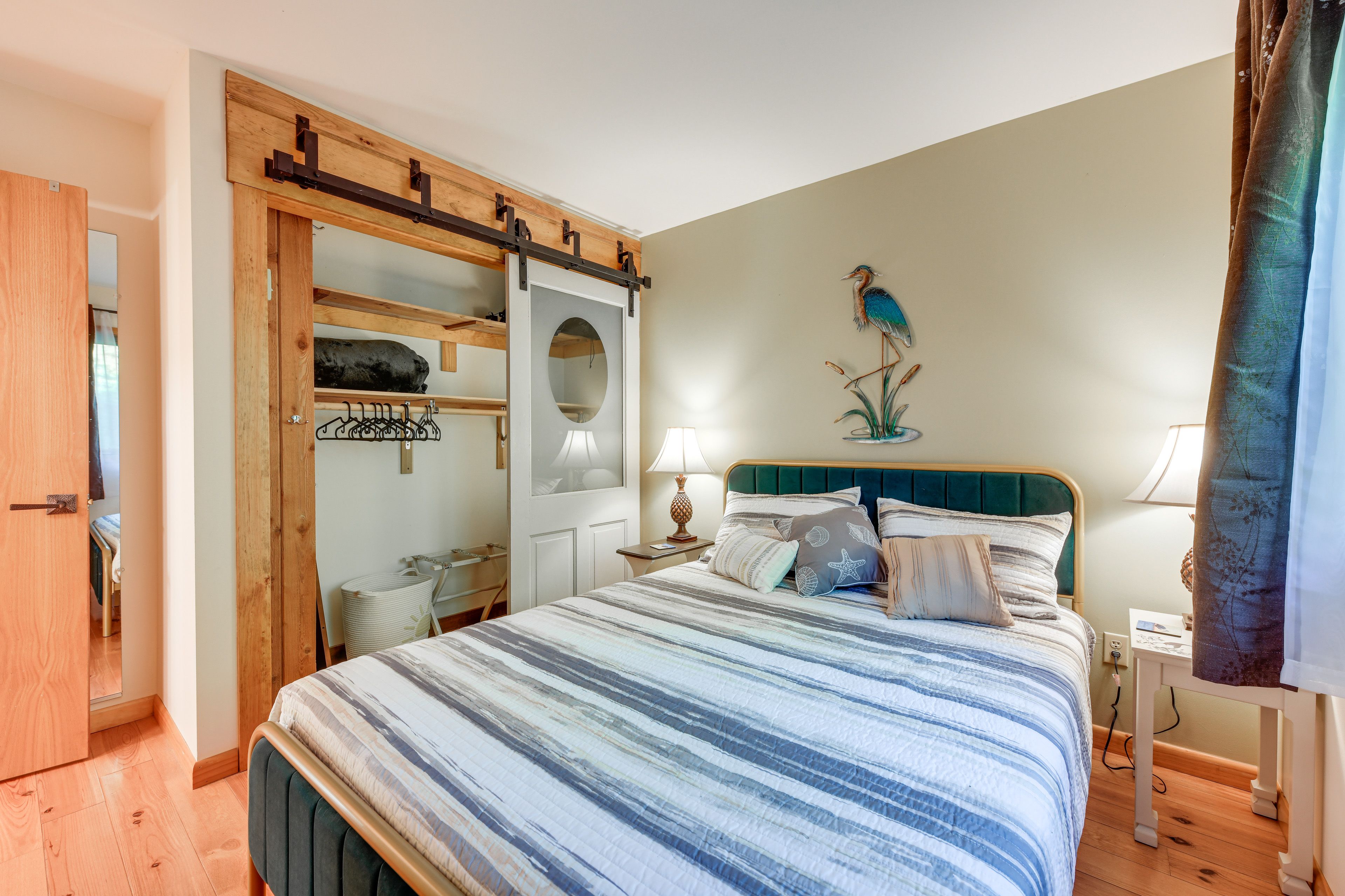 Bedroom 2 | Queen Bed | 1st Floor