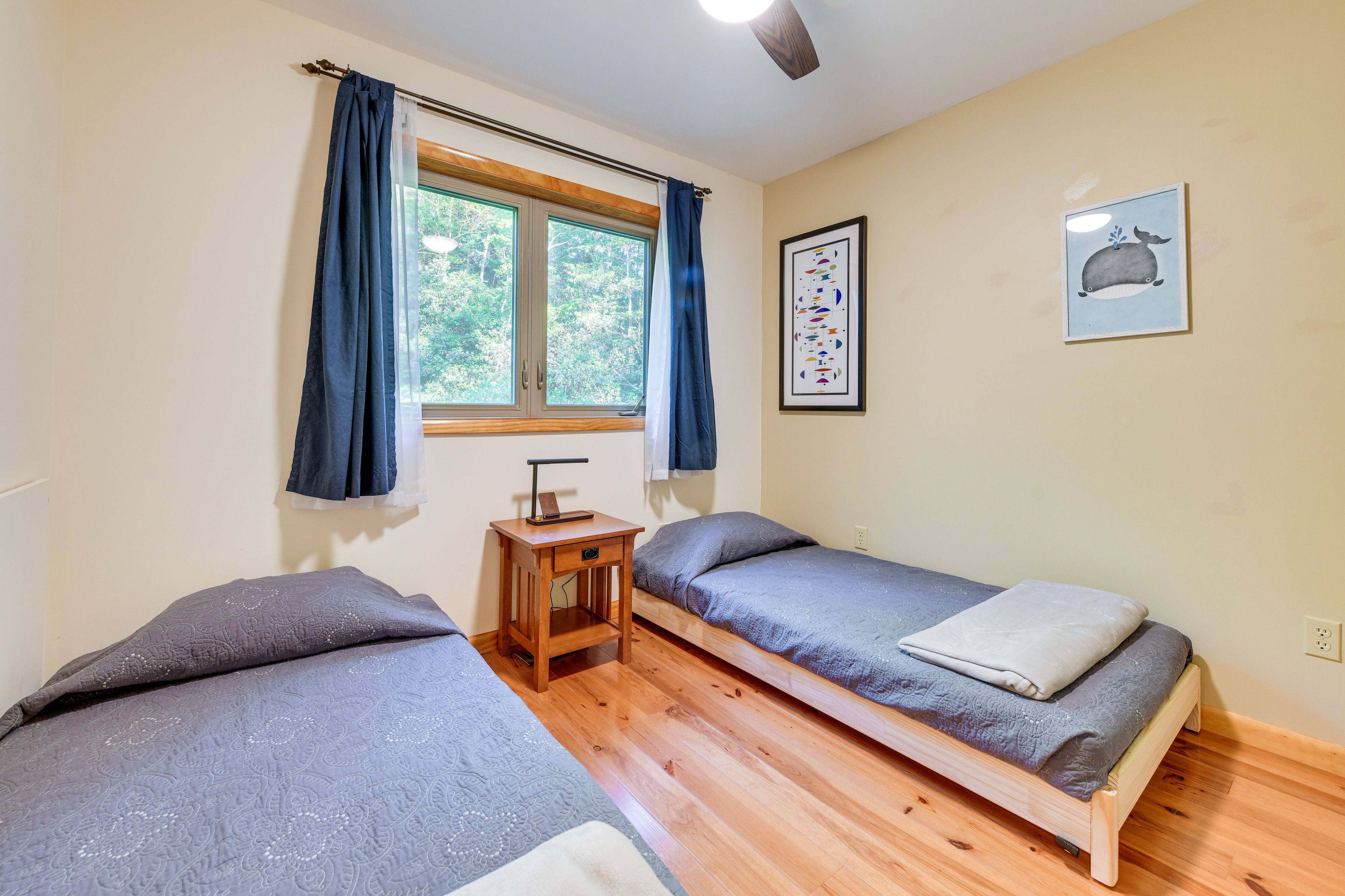 Bedroom 3 | 2 Twin Beds | 1st Floor