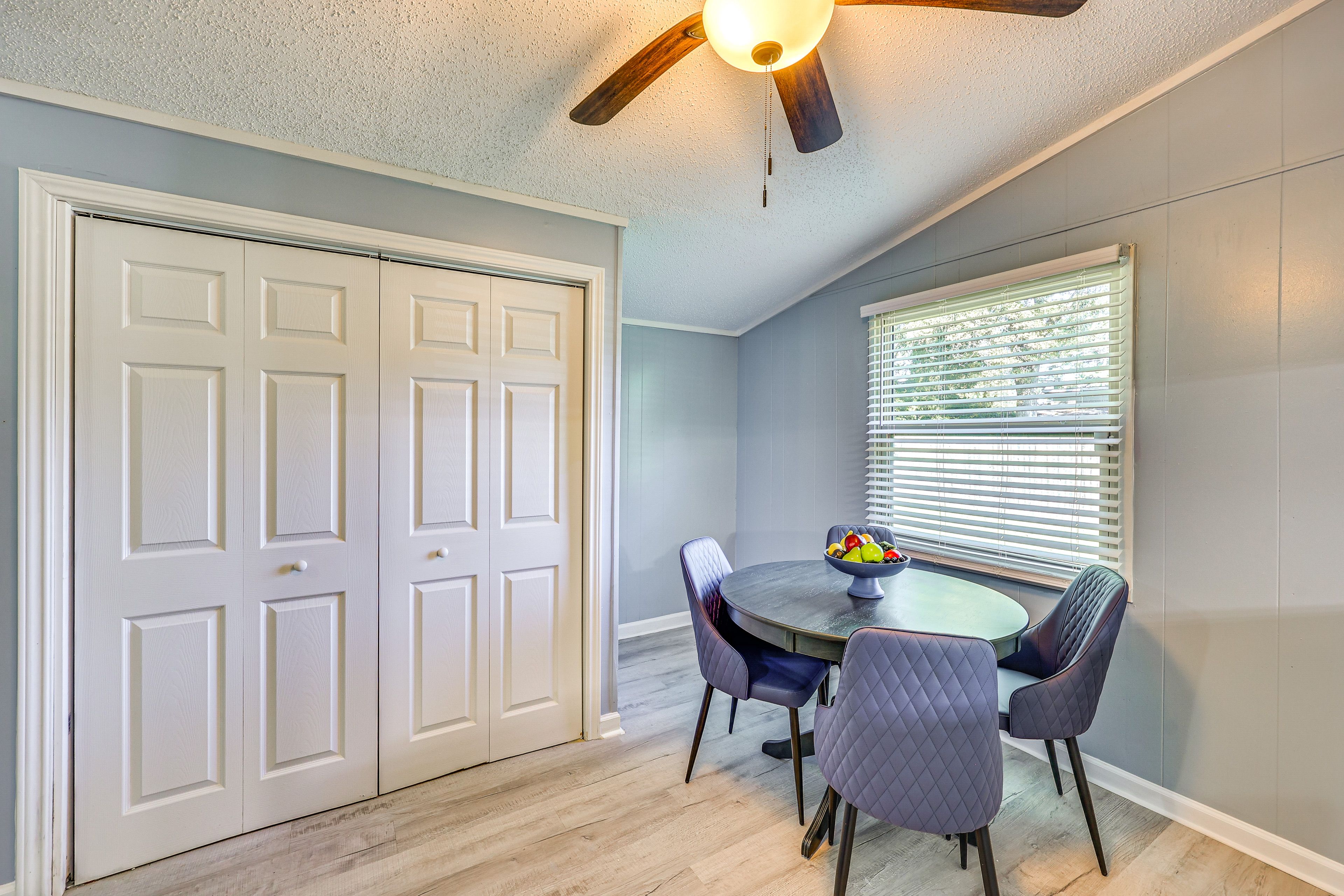Dining Area | Dishware/Flatware