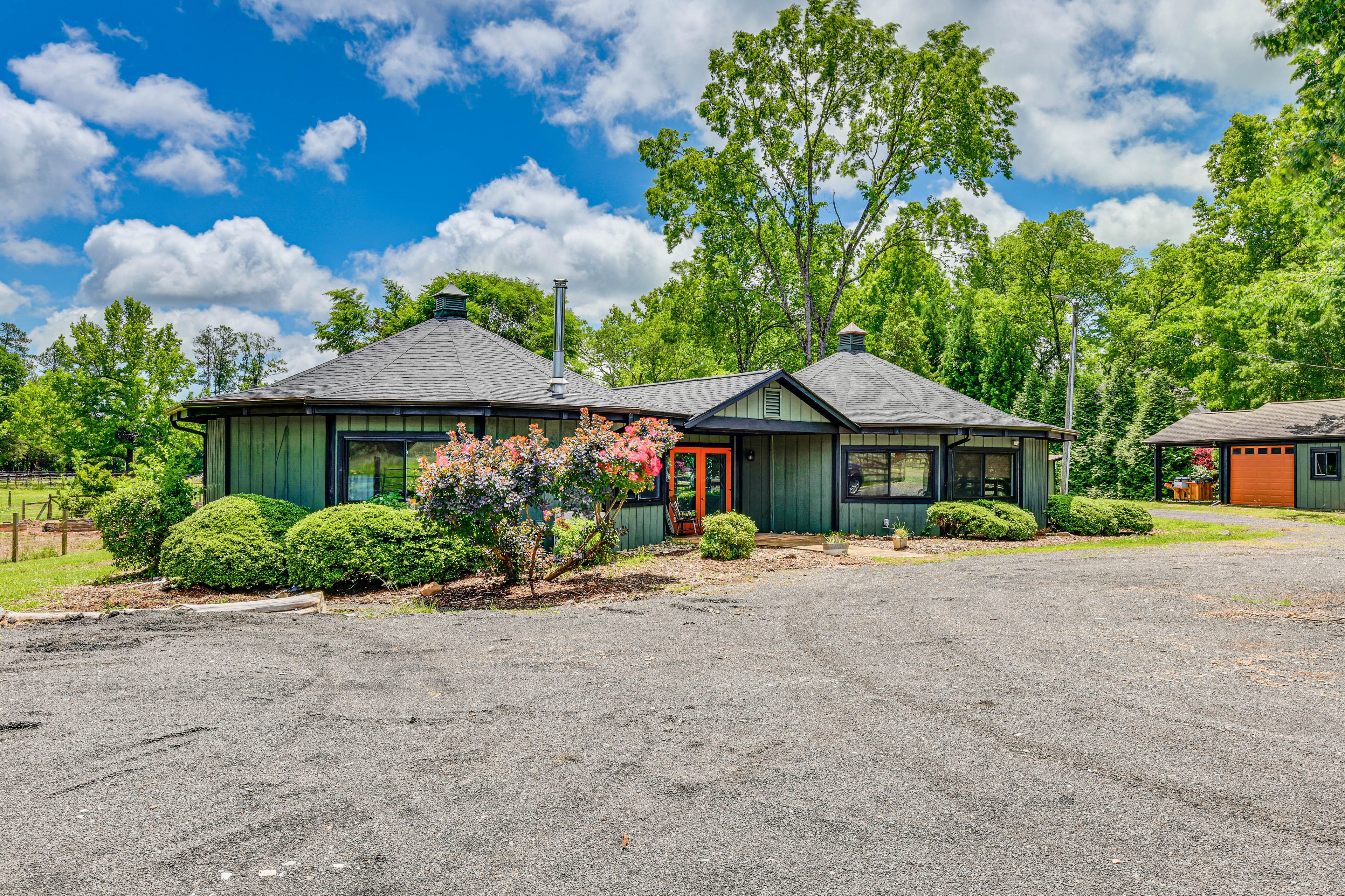 Parking | Driveway (4 Vehicles) | Carport (2 Vehicles) | RV/Trailer Parking