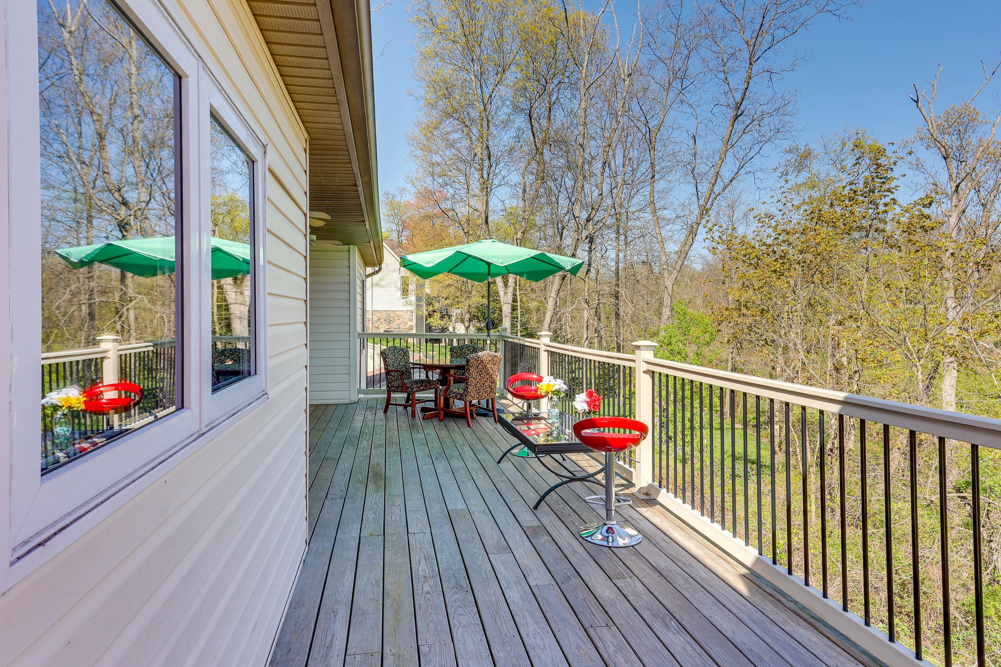 Deck | Outdoor Seating & Dining | Gas Grill (Propane Provided)