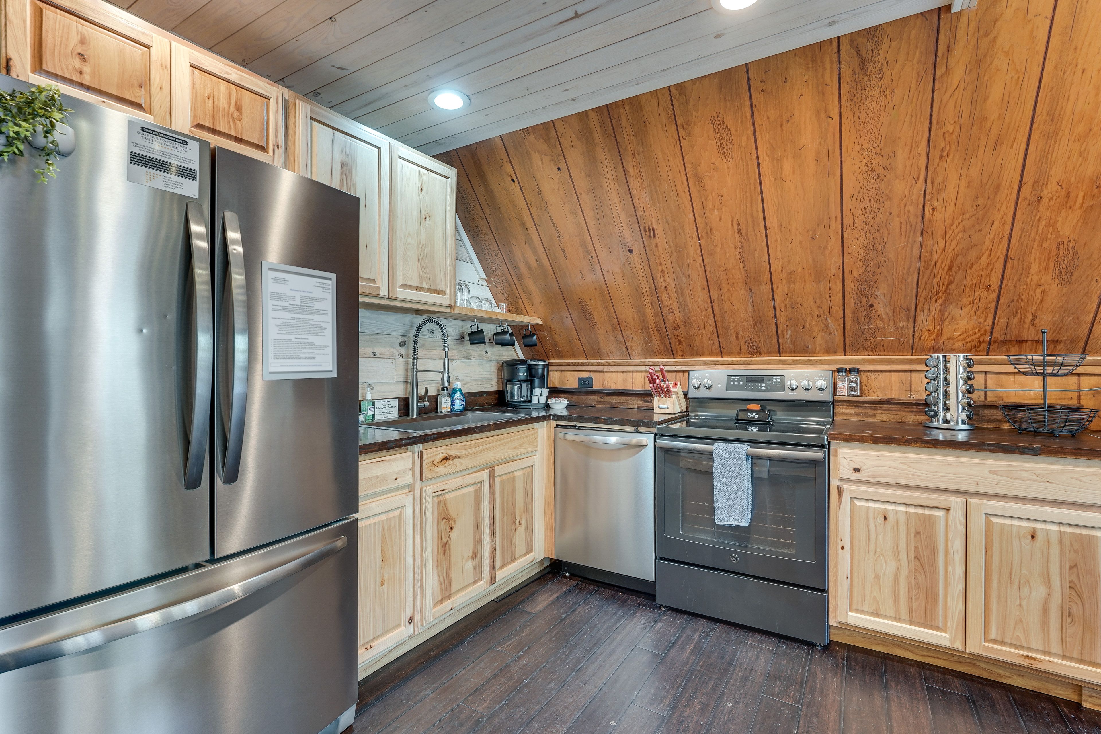 Kitchen | Keurig & Drip Duo Coffee Maker | Main Level