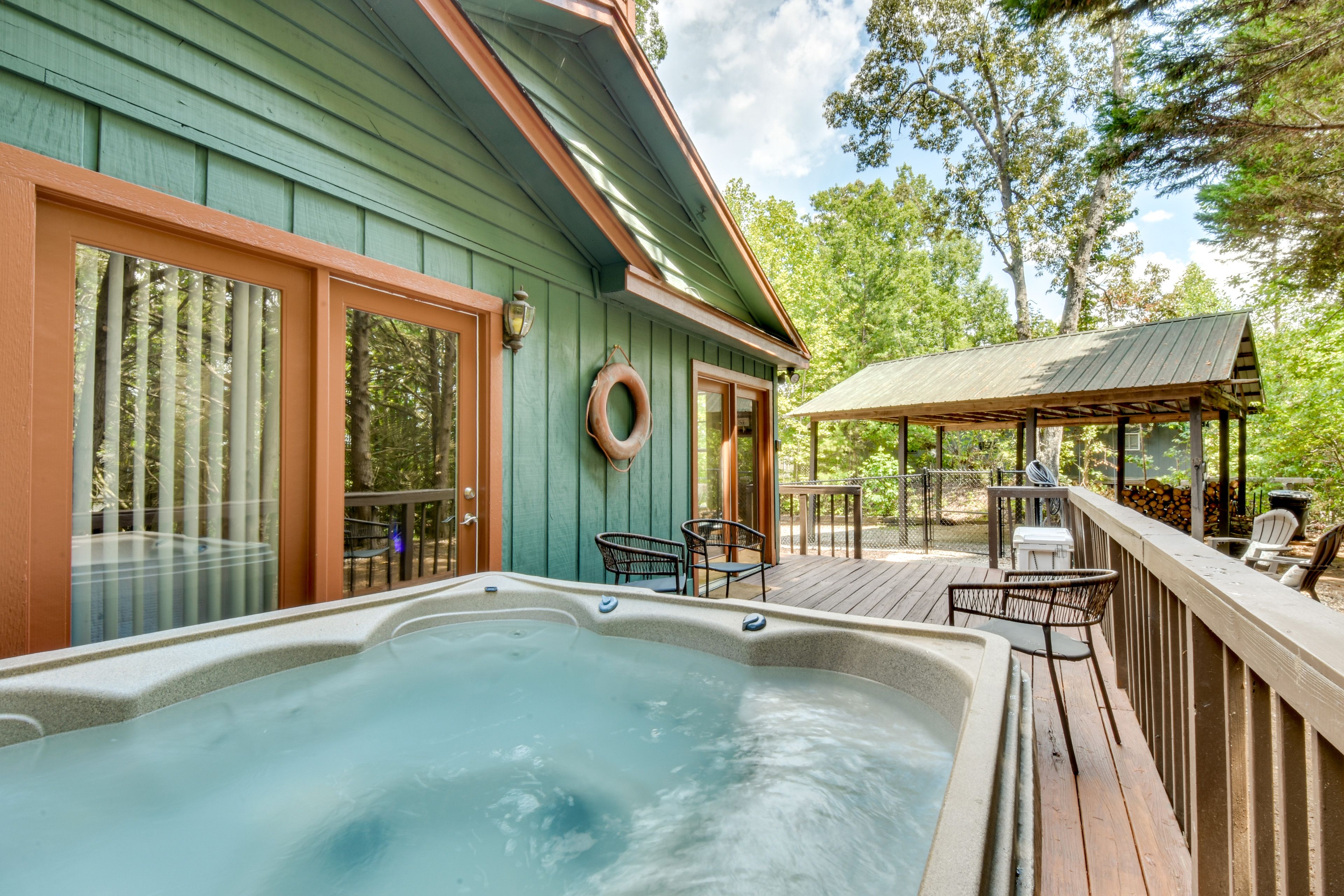 Private Deck | Hot Tub