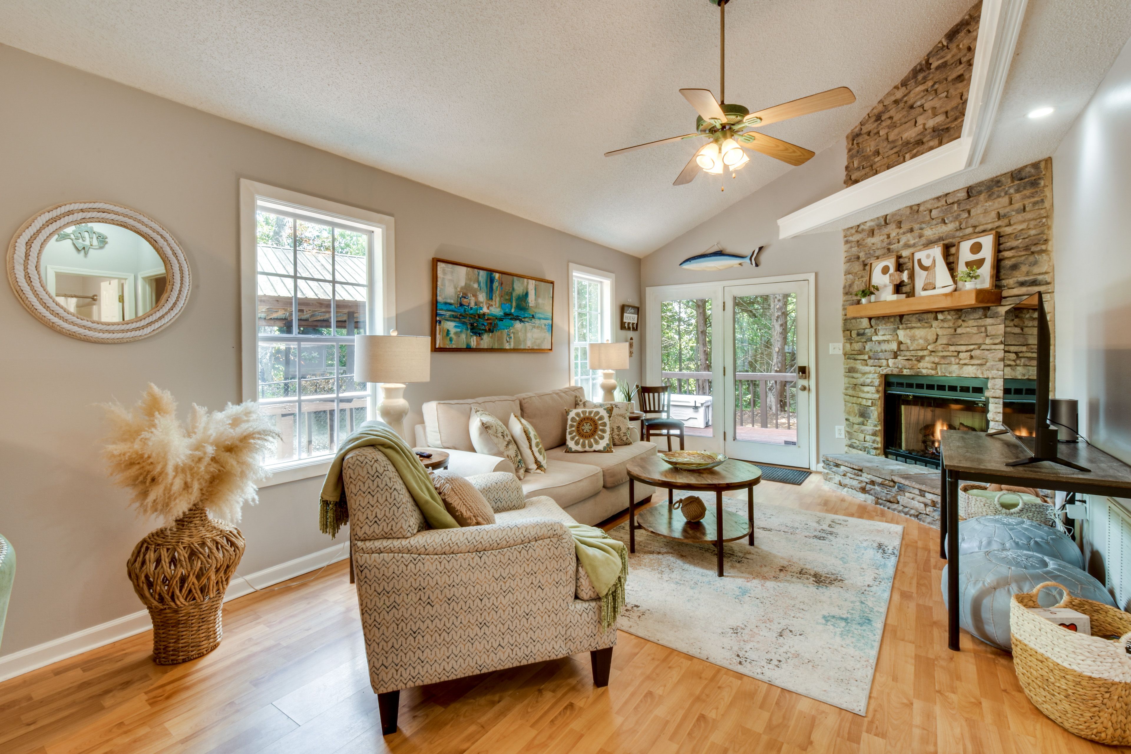 Living Room | Smart TV | Gas Fireplace