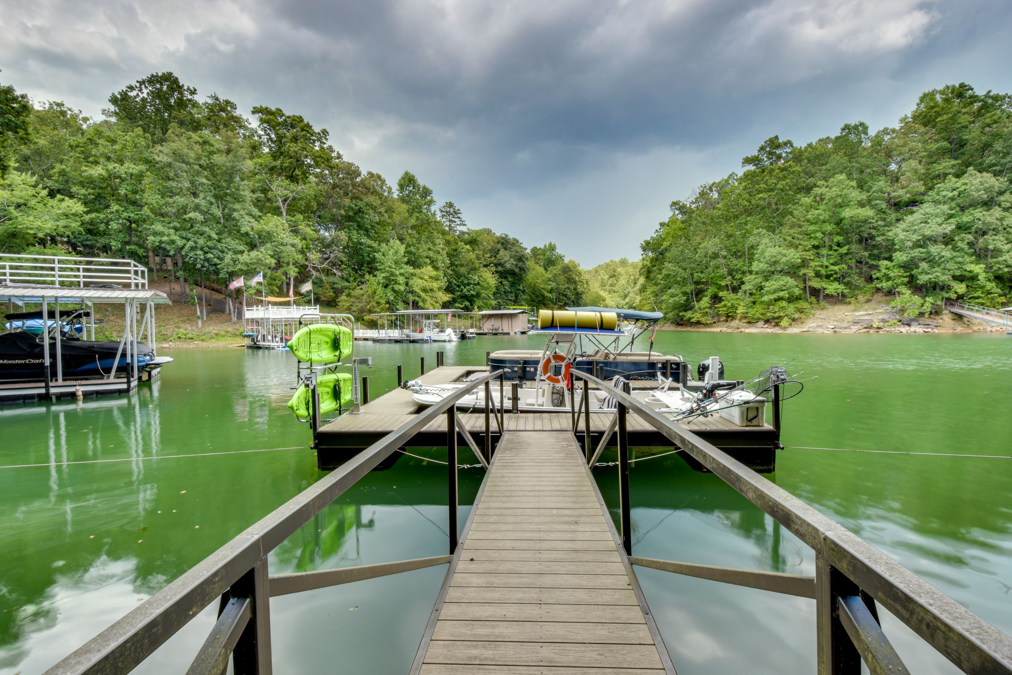 Lake Hartwell On-Site | Semi-Private Dock | Outermost Slip