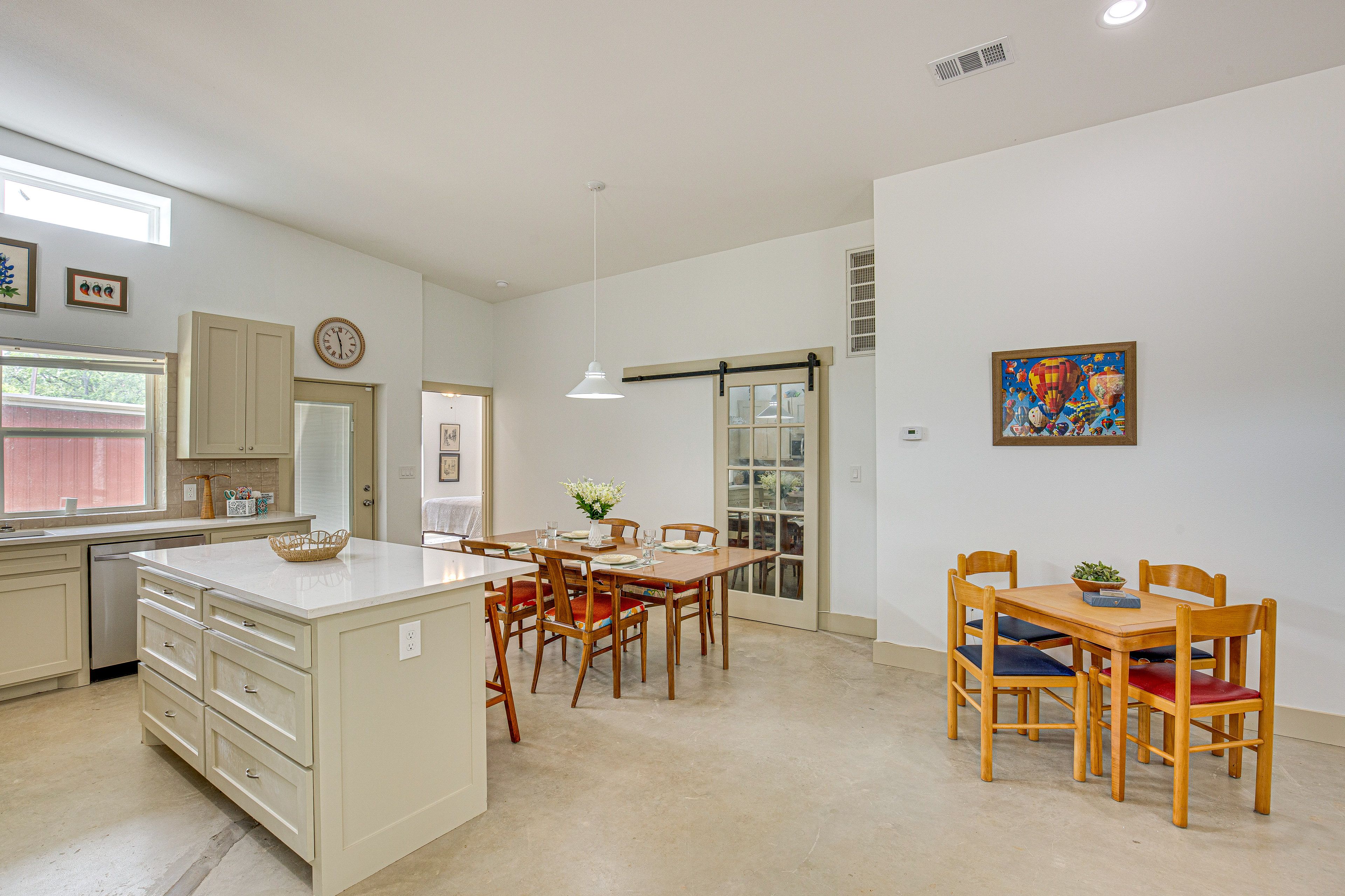 Kitchen | Trash Bags/Paper Towels