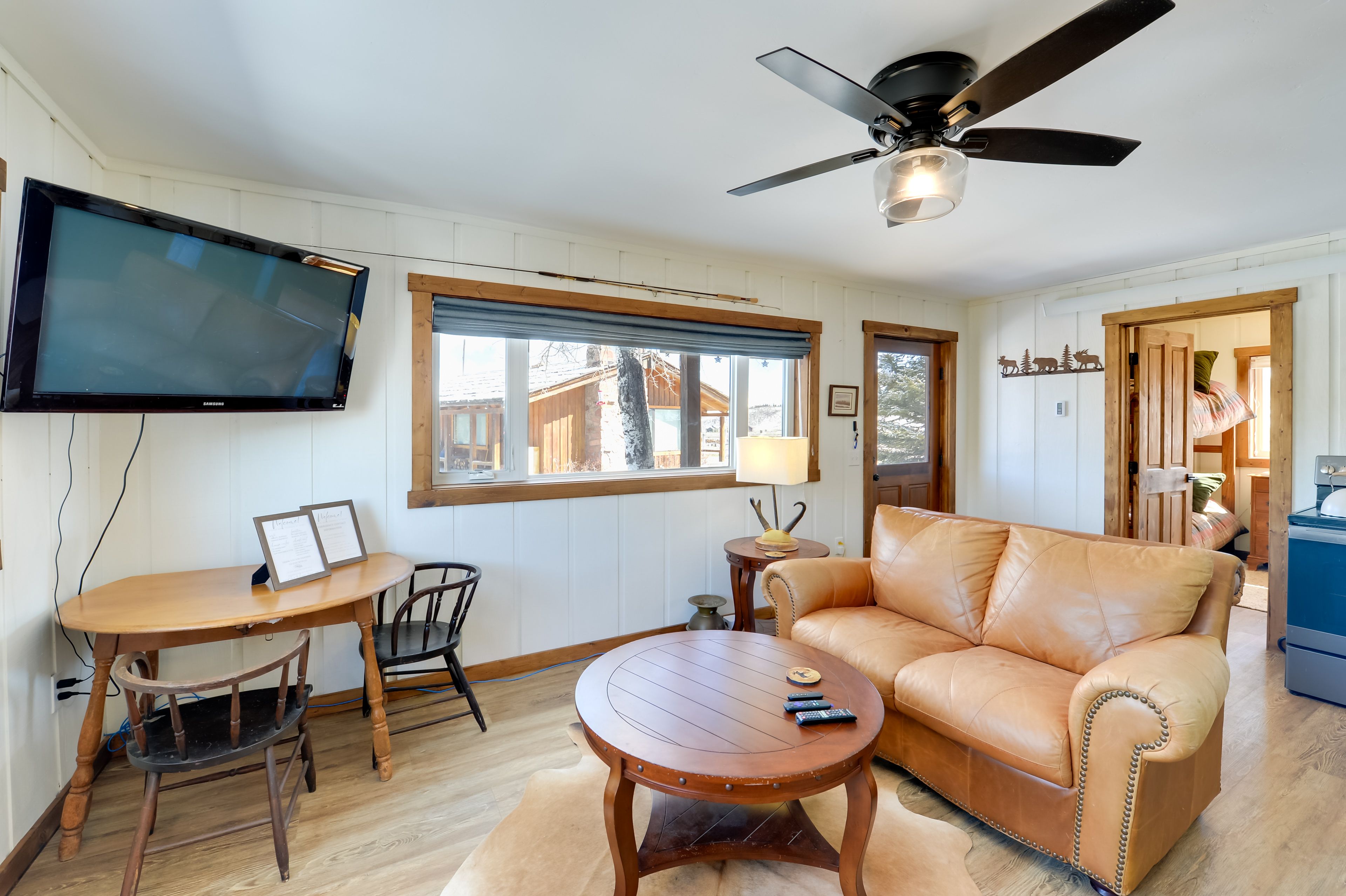 Living Room | Smart TV | 2-Person Dining Table