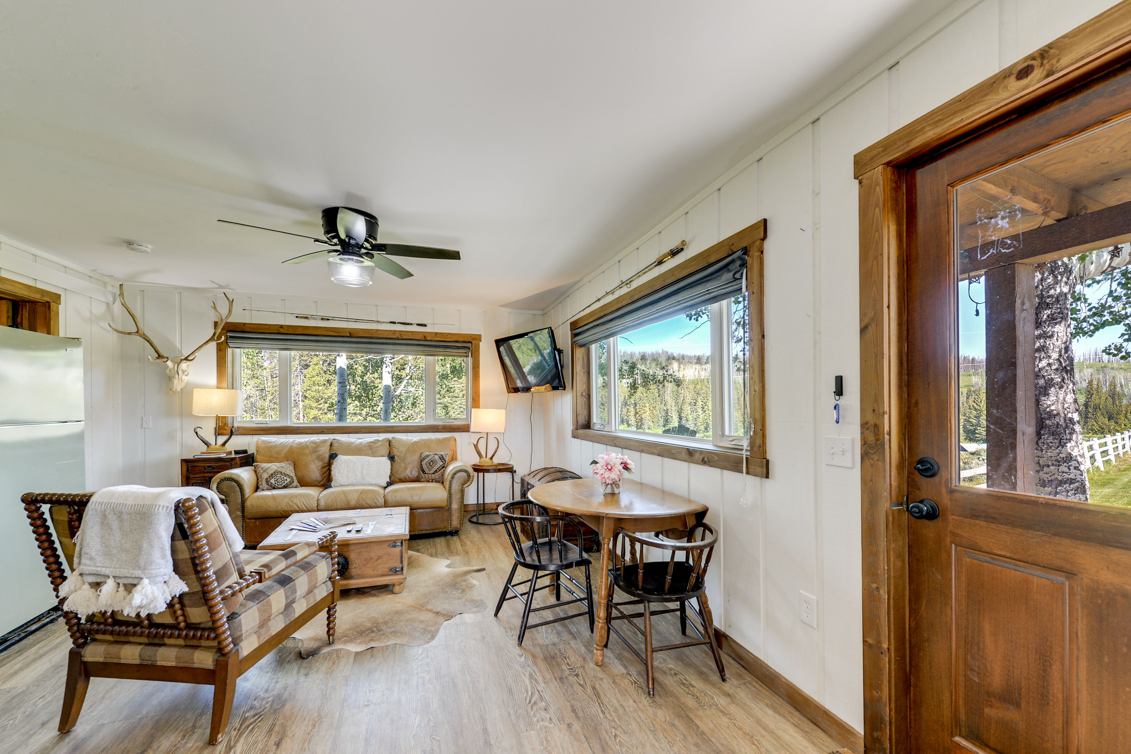 Living Room | Smart TV | 2-Person Dining Table