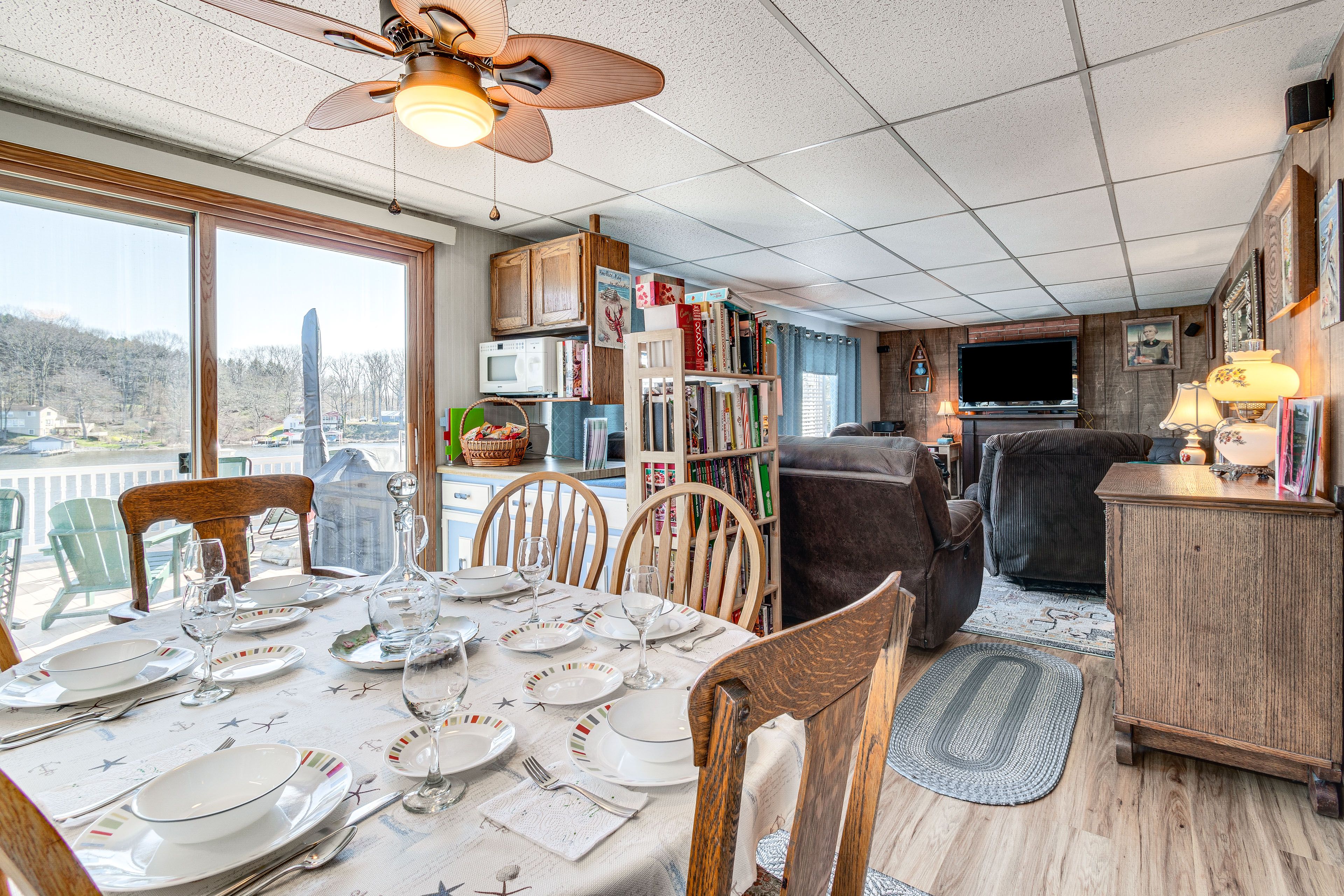Dining Area | Dishware/Flatware Provided | Book Library | 1st Floor