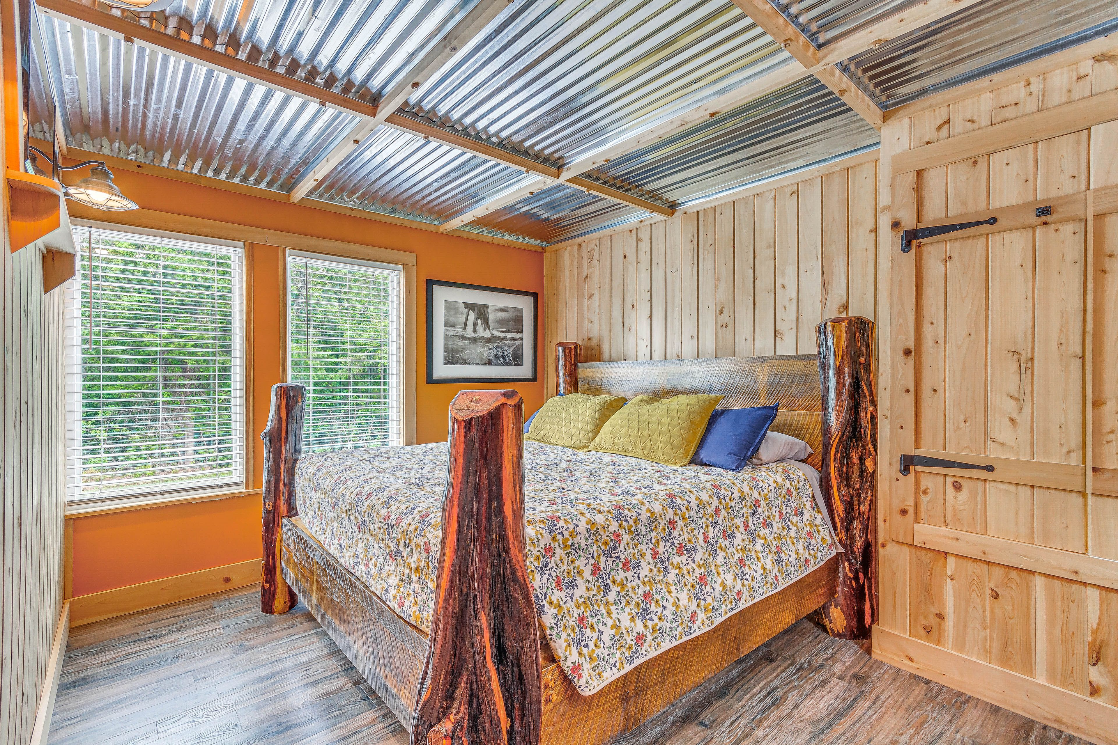 Bedroom 1 | King Bed | Linens Provided