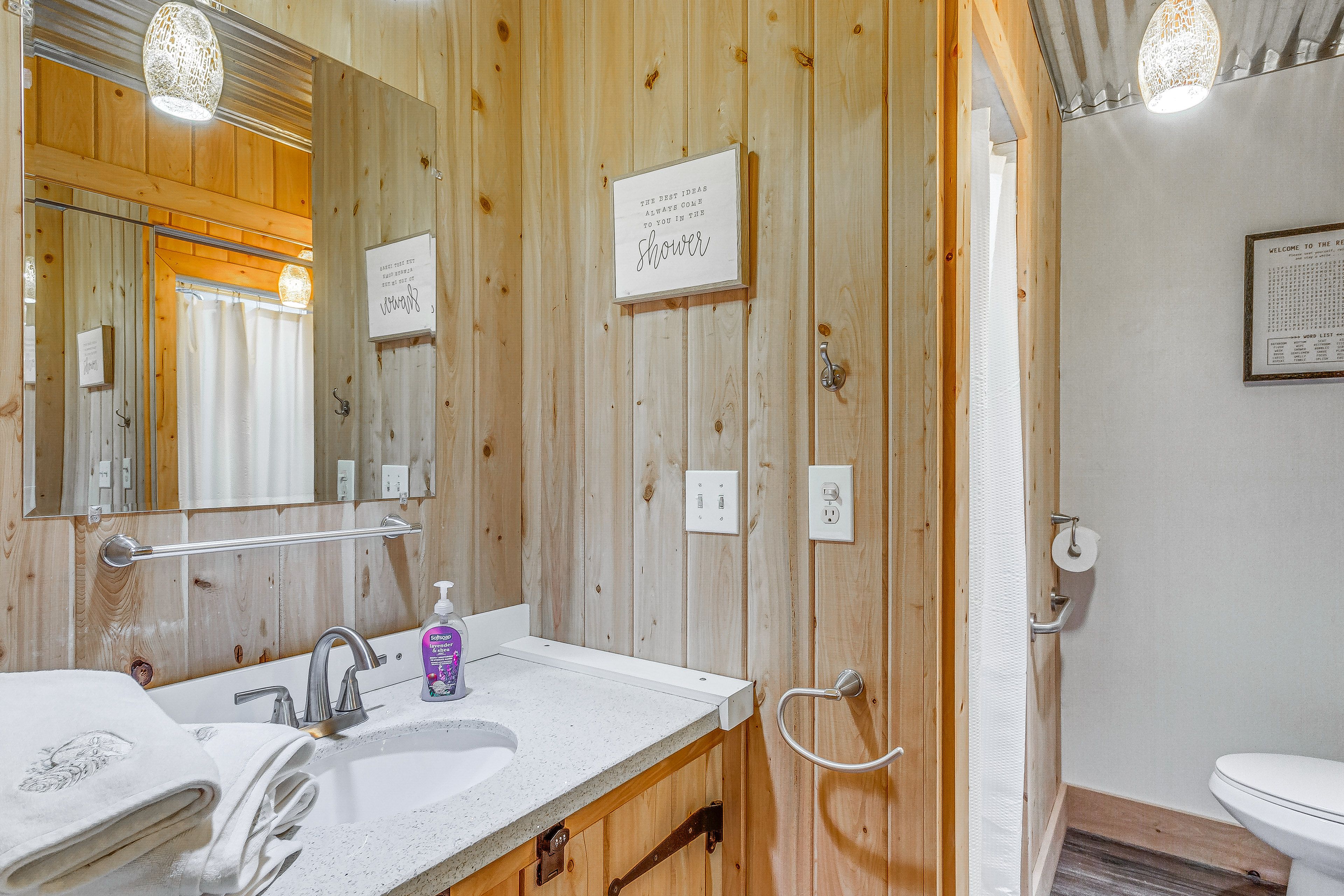 Full Bathroom | Complimentary Toiletries