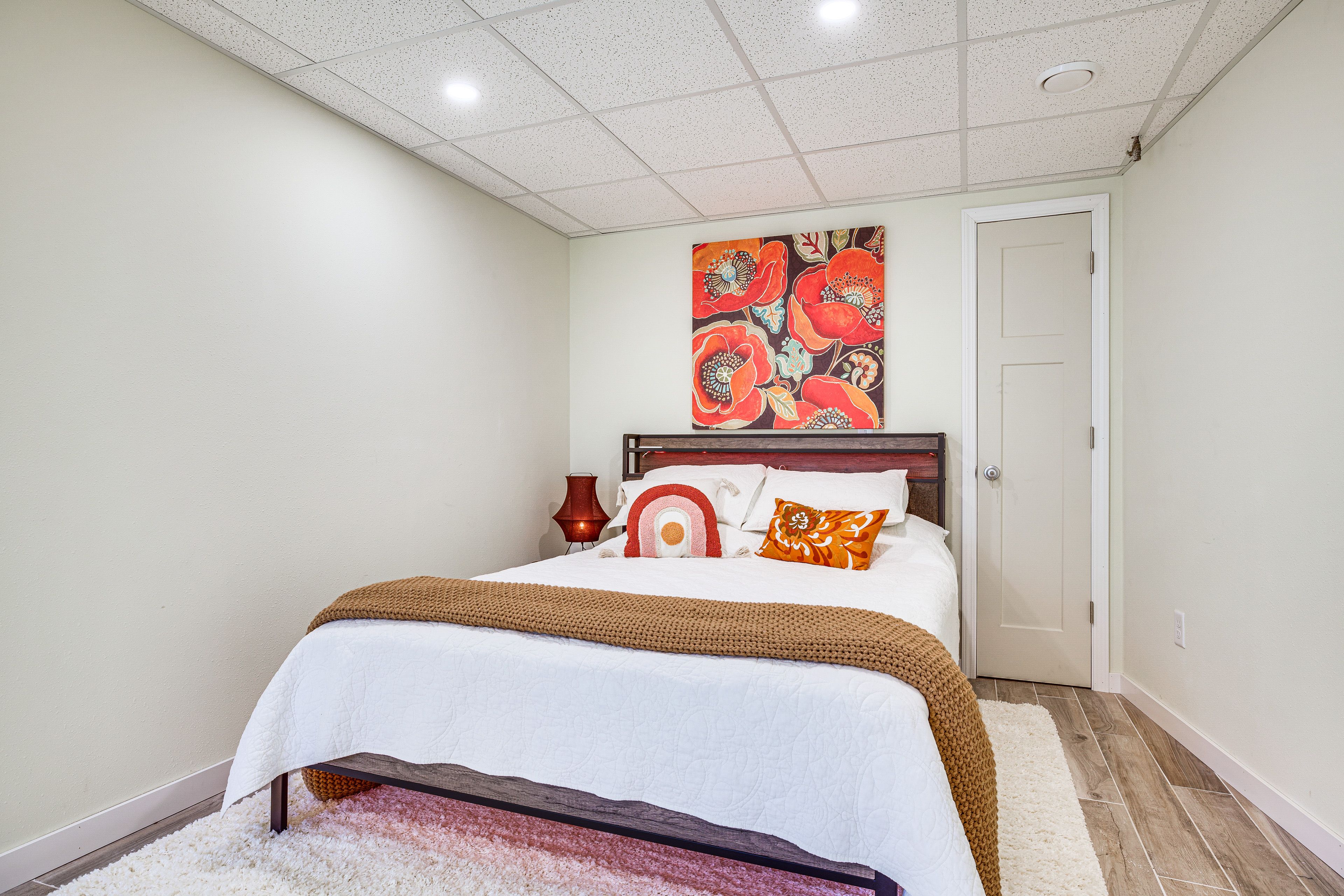Sleeping Area | Queen Bed | Linens Provided | Dedicated Workspace