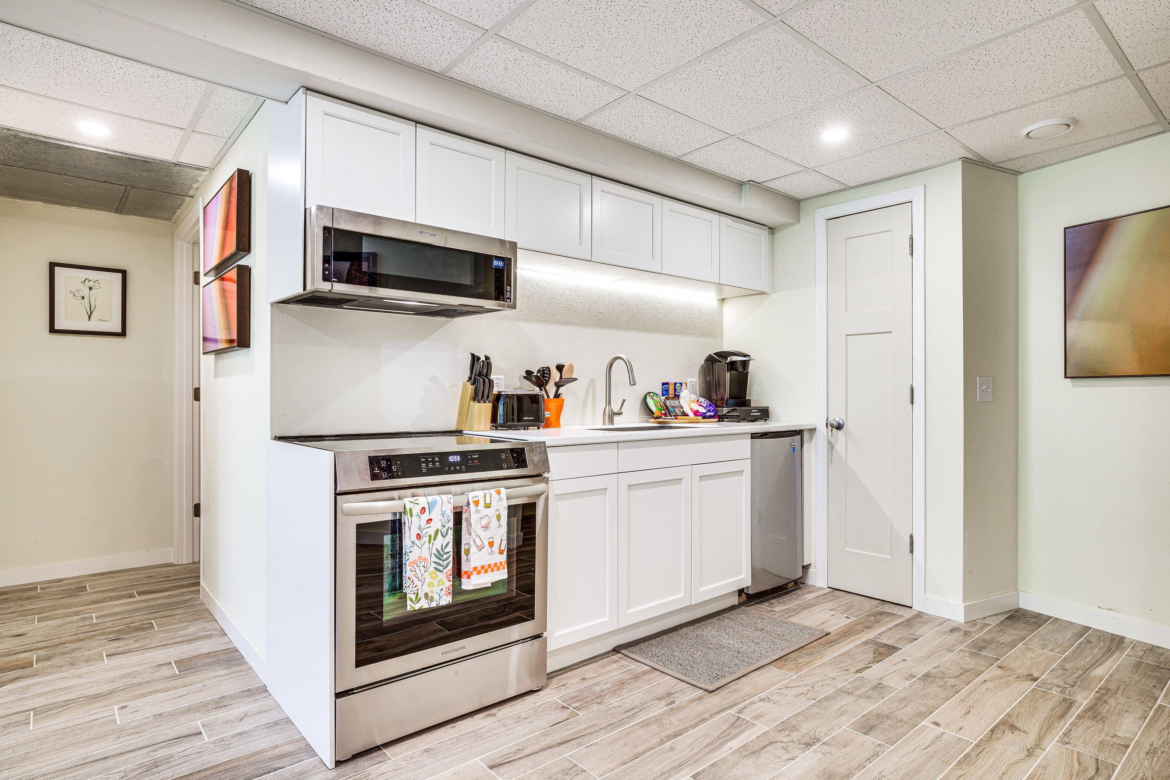 Kitchen | Keurig Coffee Maker | Toaster | Cooking Basics