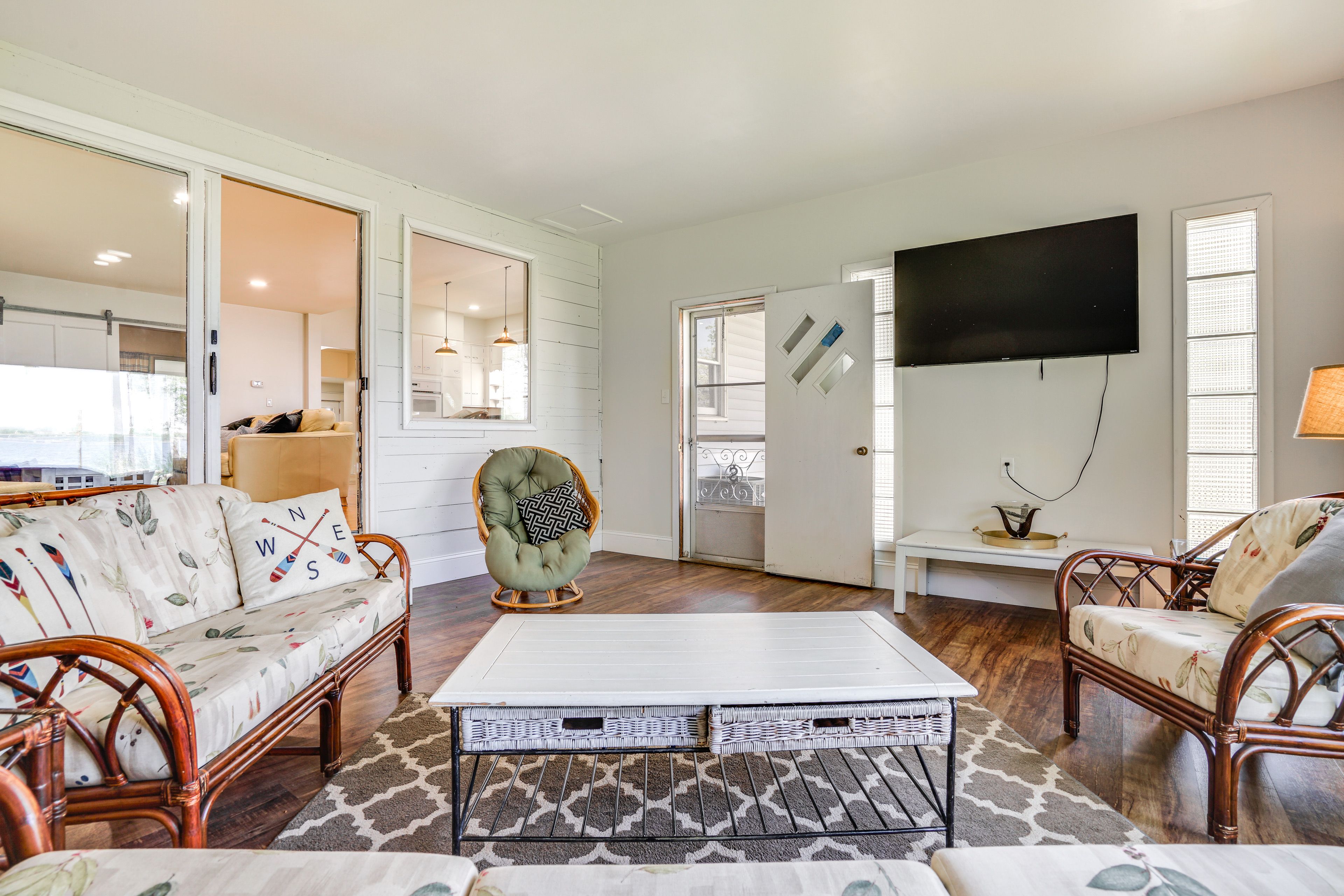 Front Room | Lake View