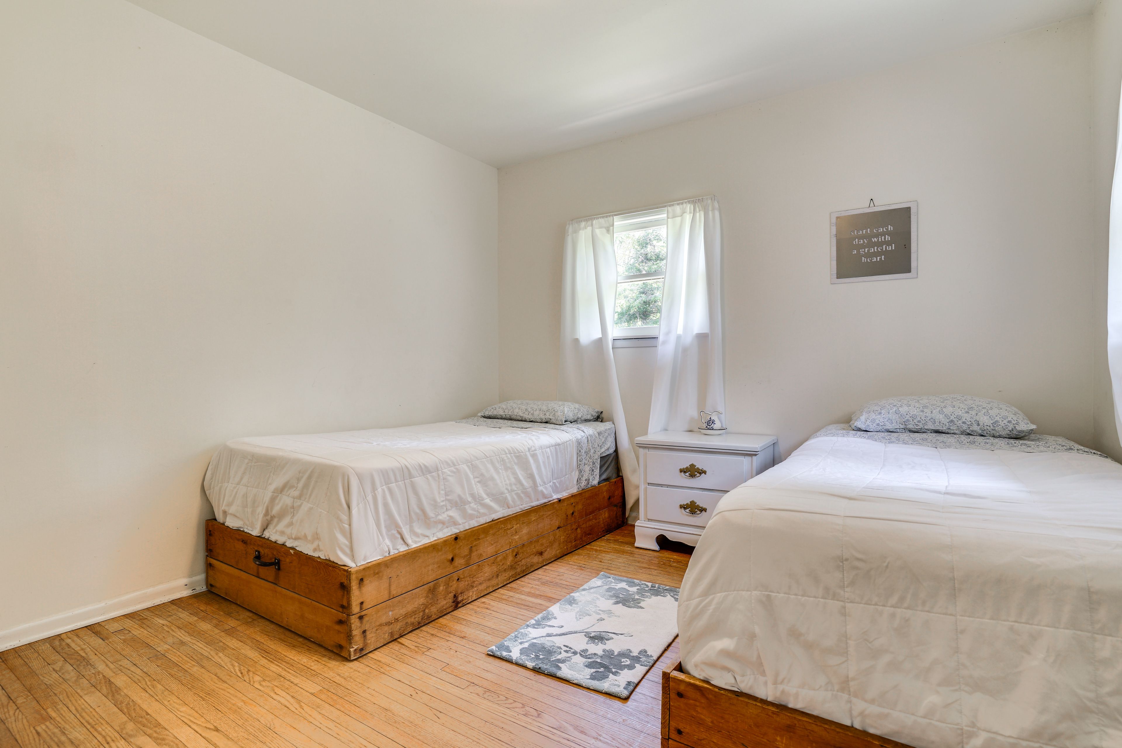 Bedroom 2 |  2 Twin Beds | Linens Provided