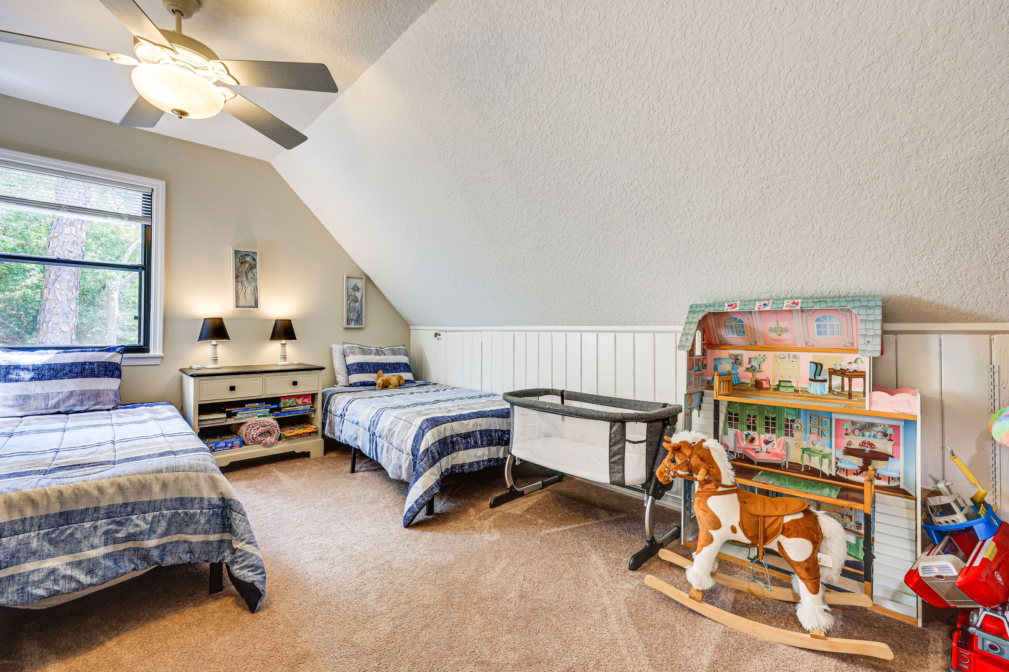 Bedroom 3 | 2 Twin Beds | 2nd Floor
