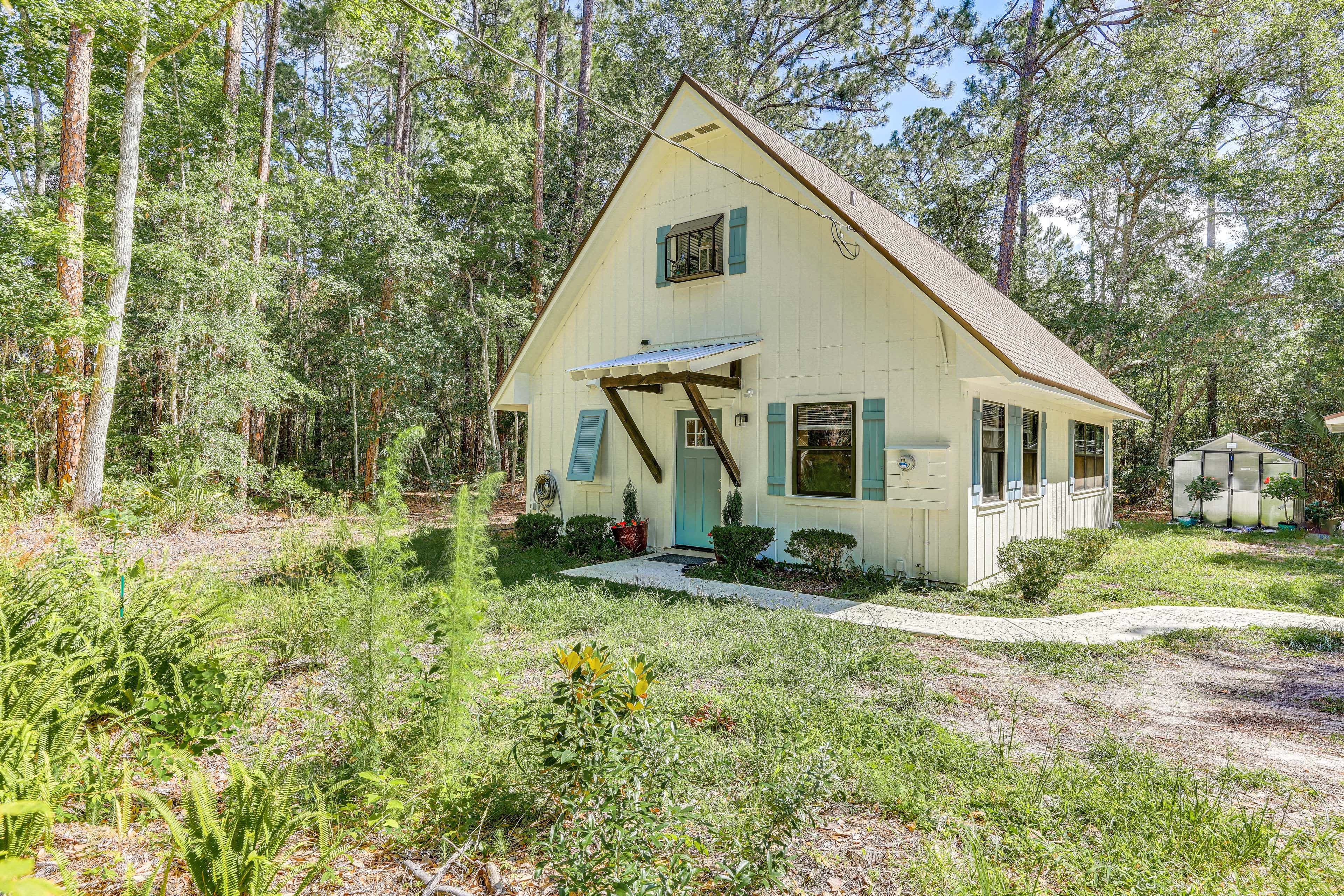 Fruit Cove Vacation Rental | 3BR | 2BA | 1,000 Sq Ft | 1 Step to Enter