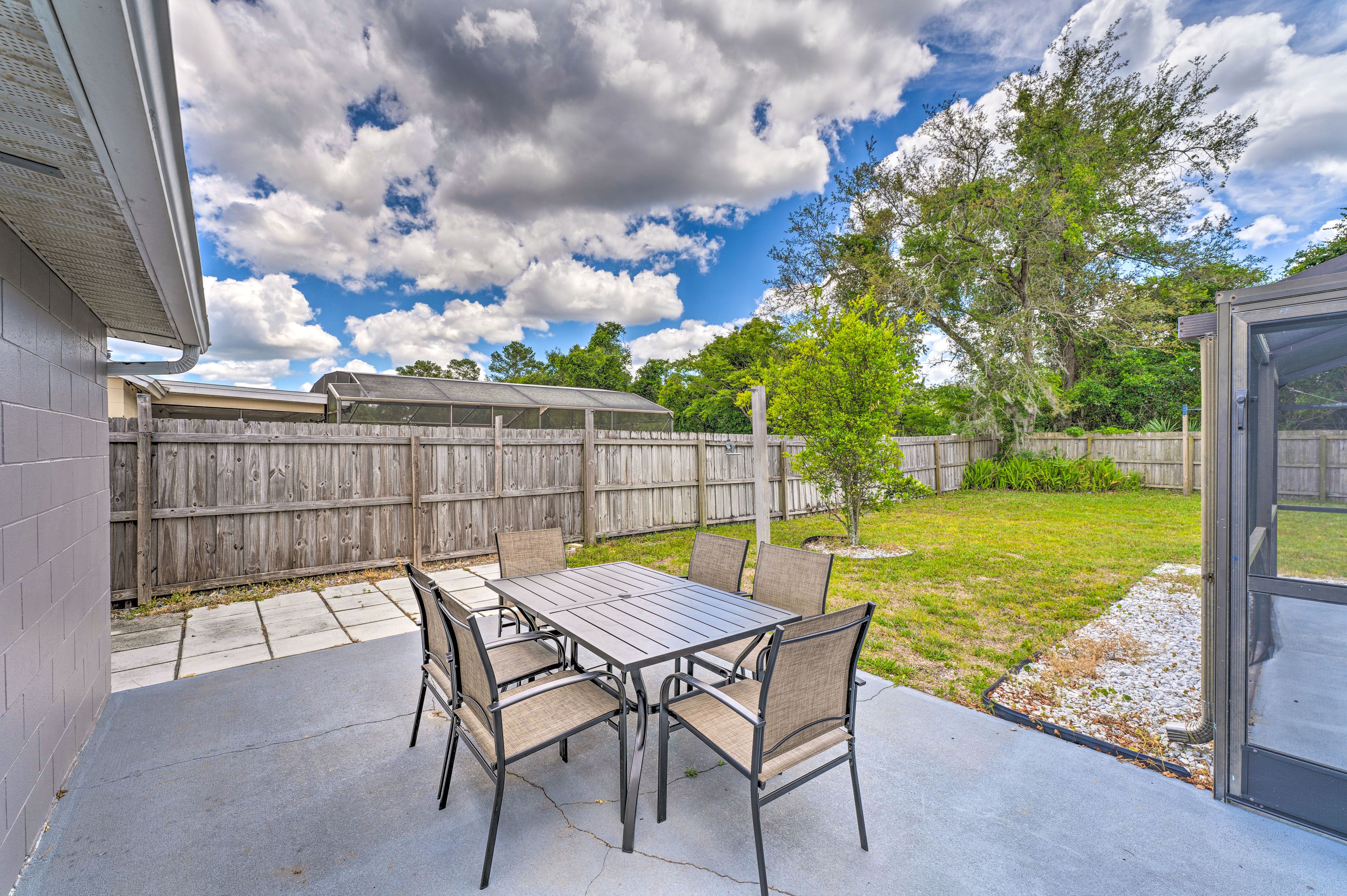 Private Yard | Patio | Outdoor Dining Area