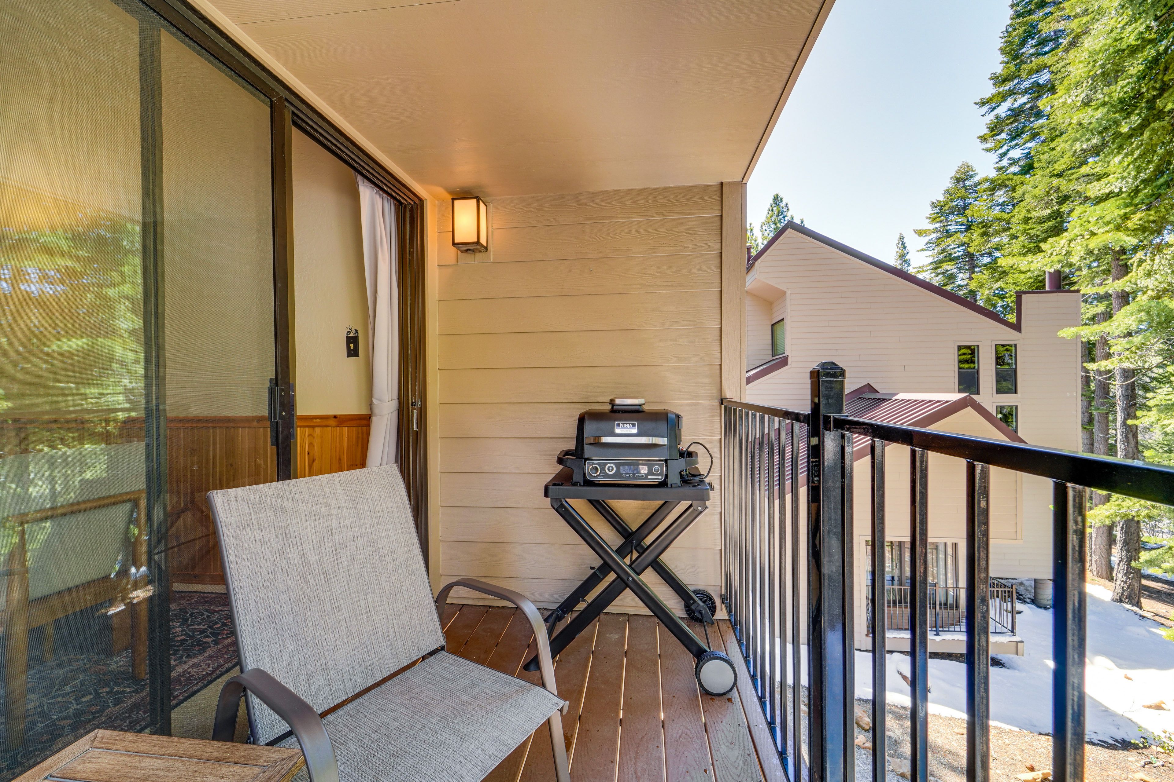 2nd-Floor Balcony | Seating | Gas Grill