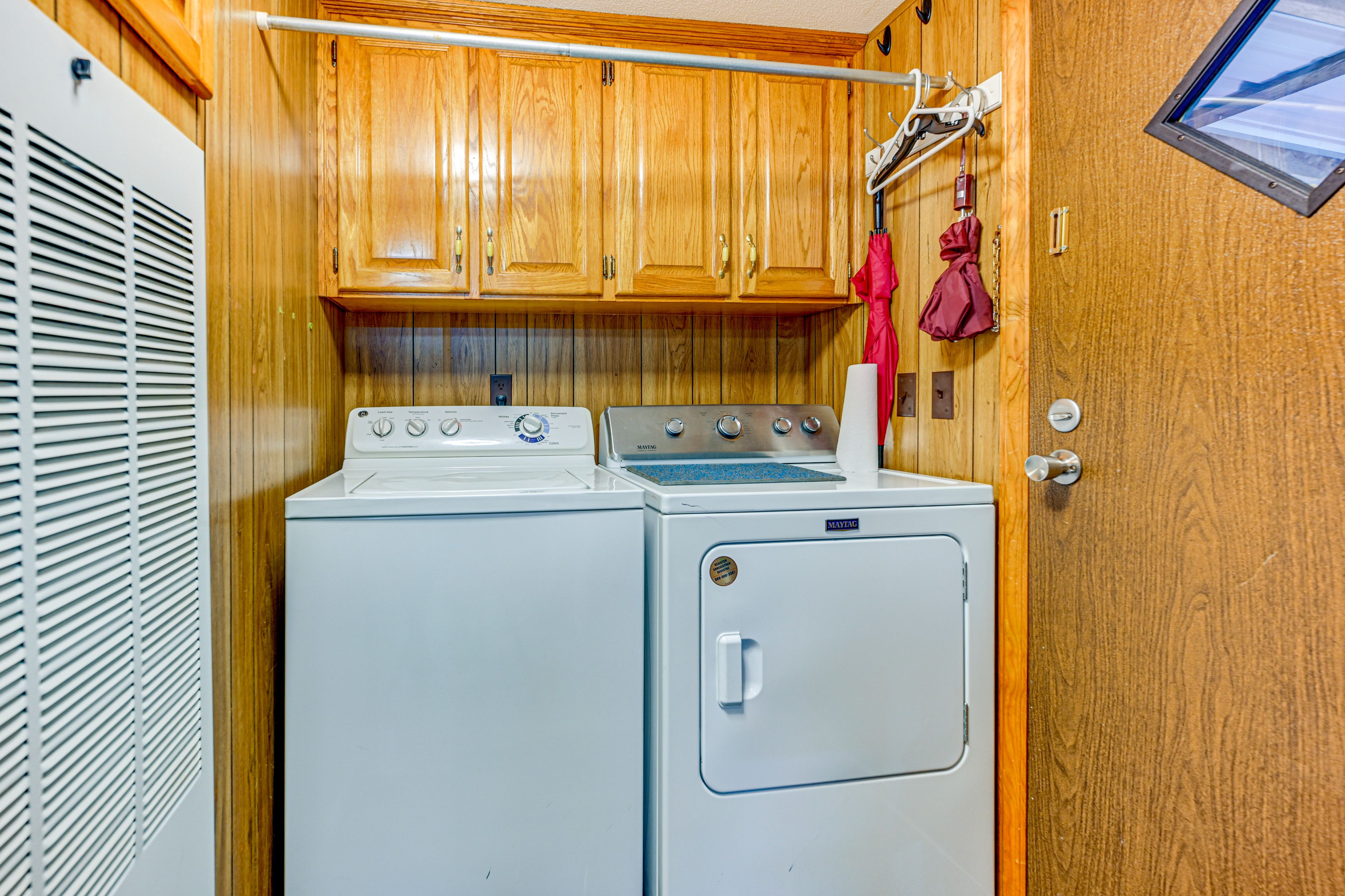 Laundry | Iron/Board