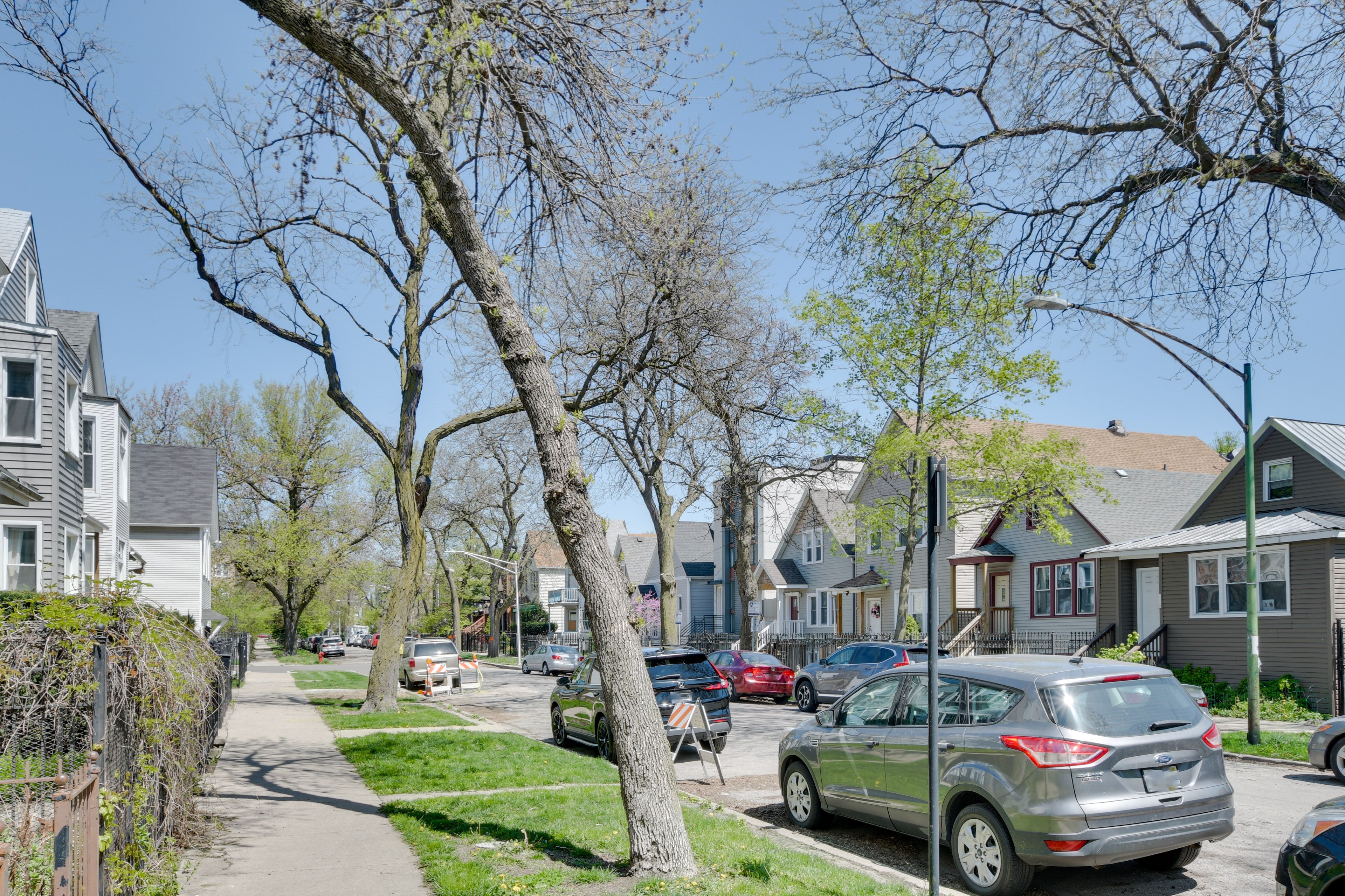 Street View | Free Street Parking (First-Come, First-Served)