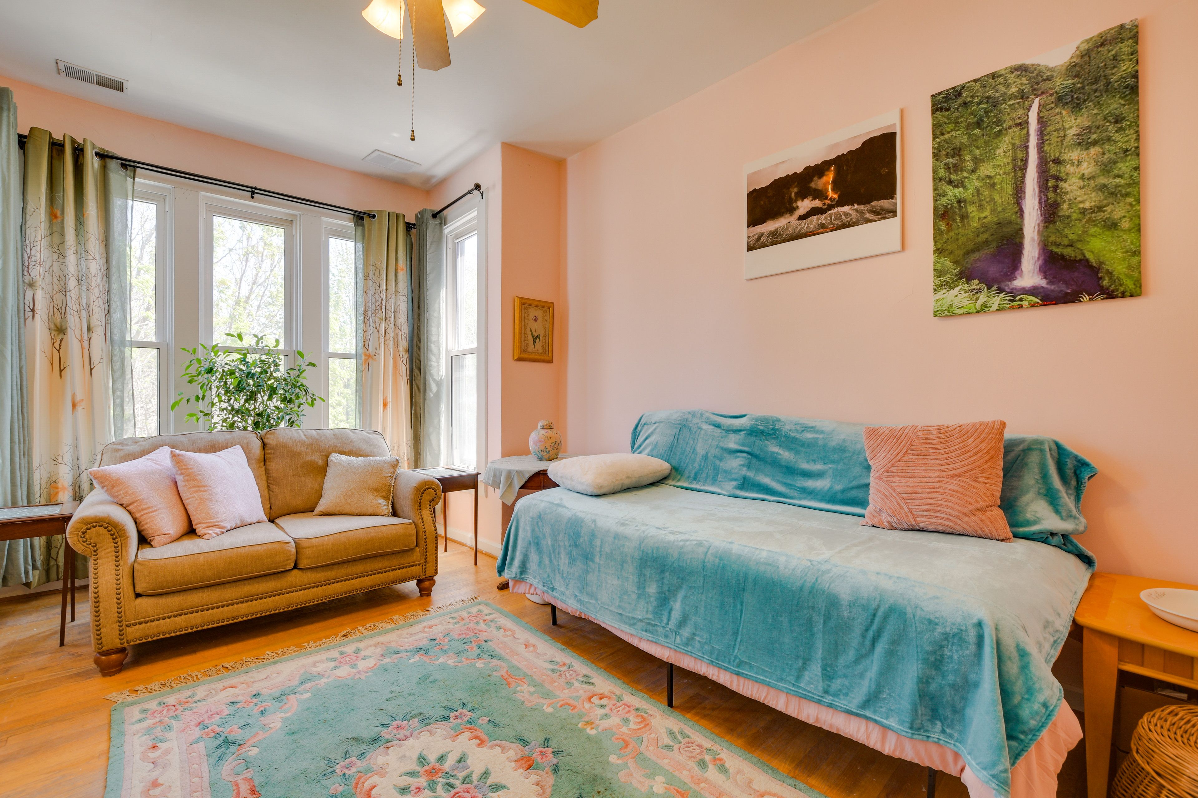 Living Room | Single-Story Apartment | Central A/C & Heating | Free WiFi