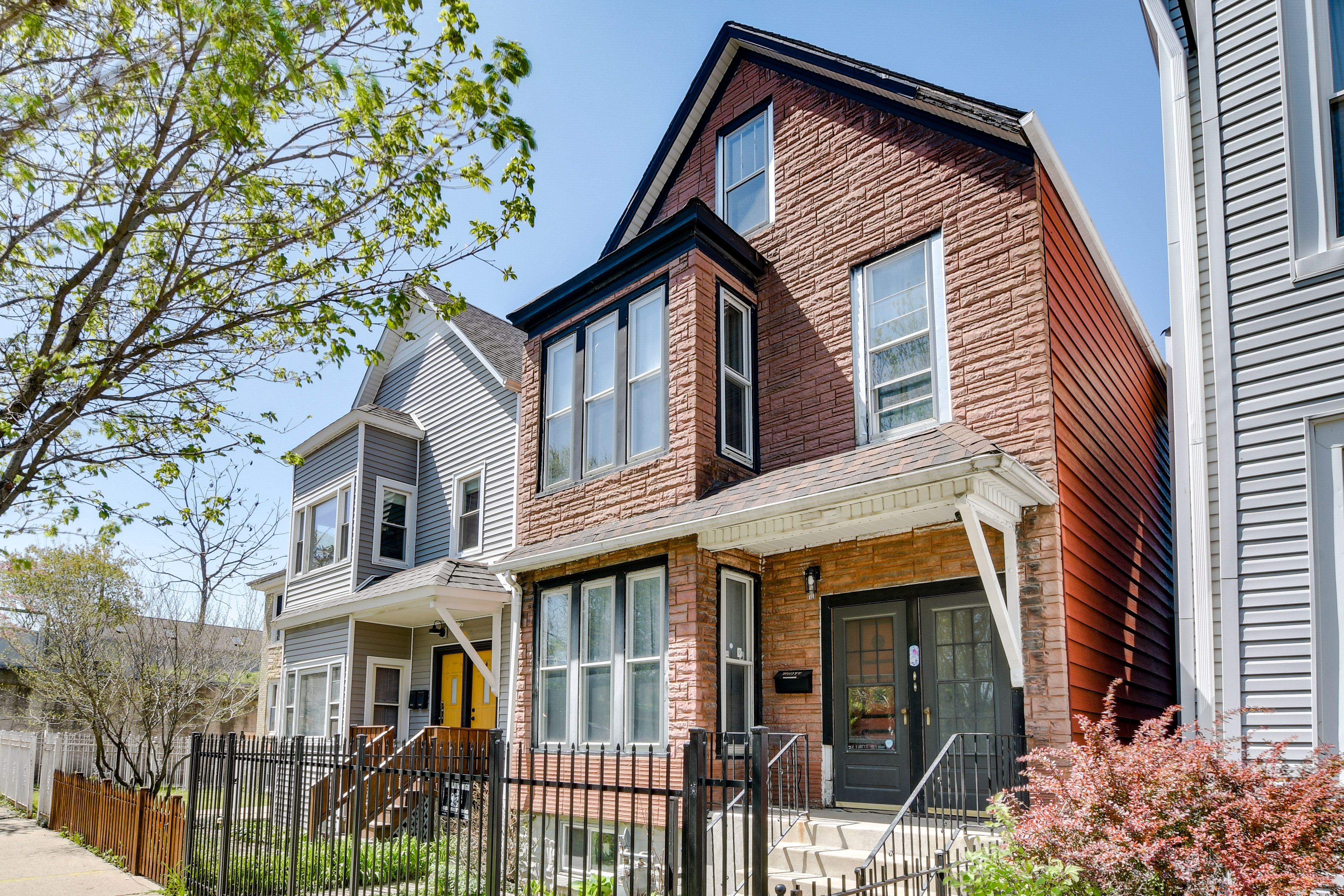 Property Exterior | 2nd-Floor Unit | Keyless Entry