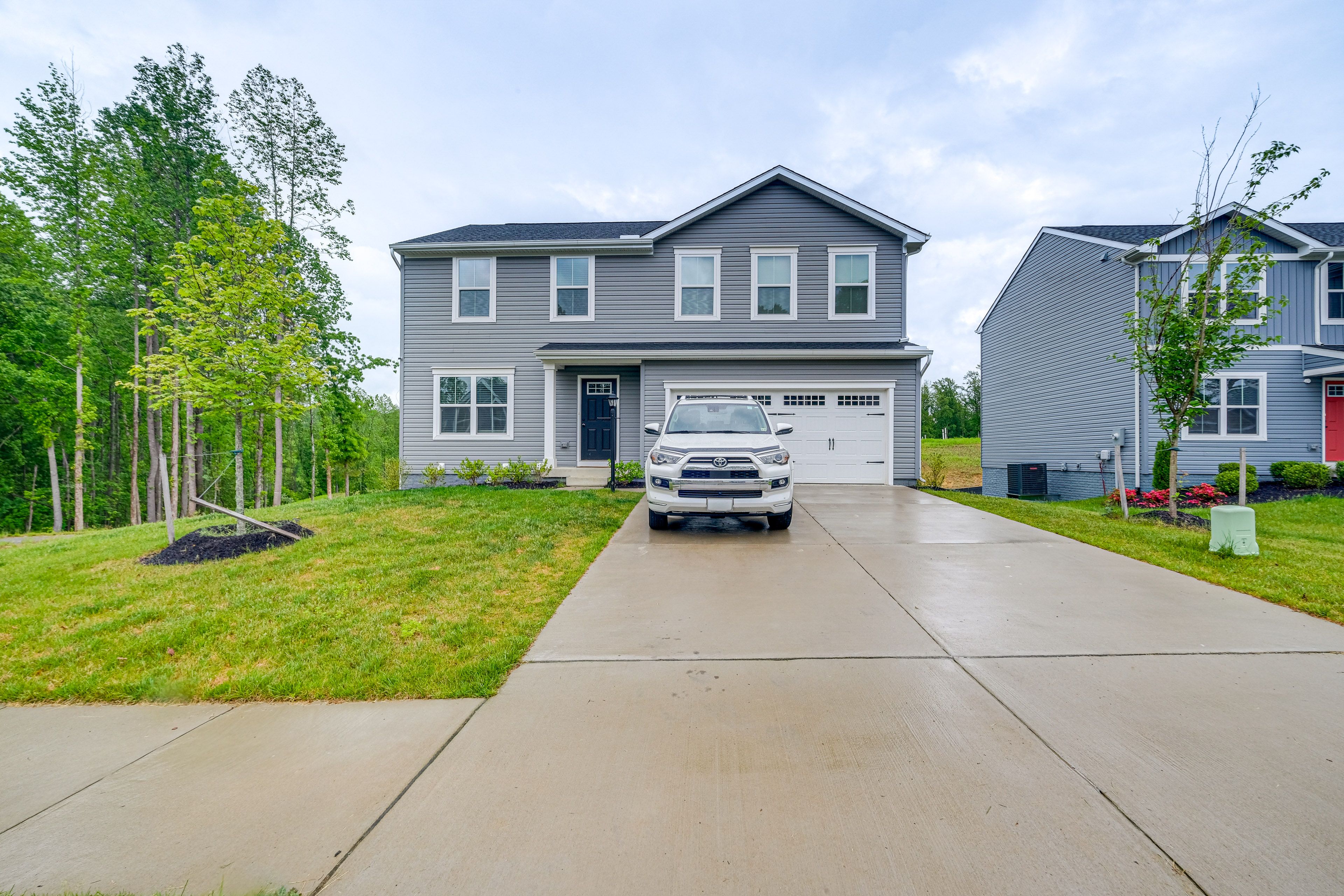 Apartment Exterior | Single-Story Unit | Shared Backyard