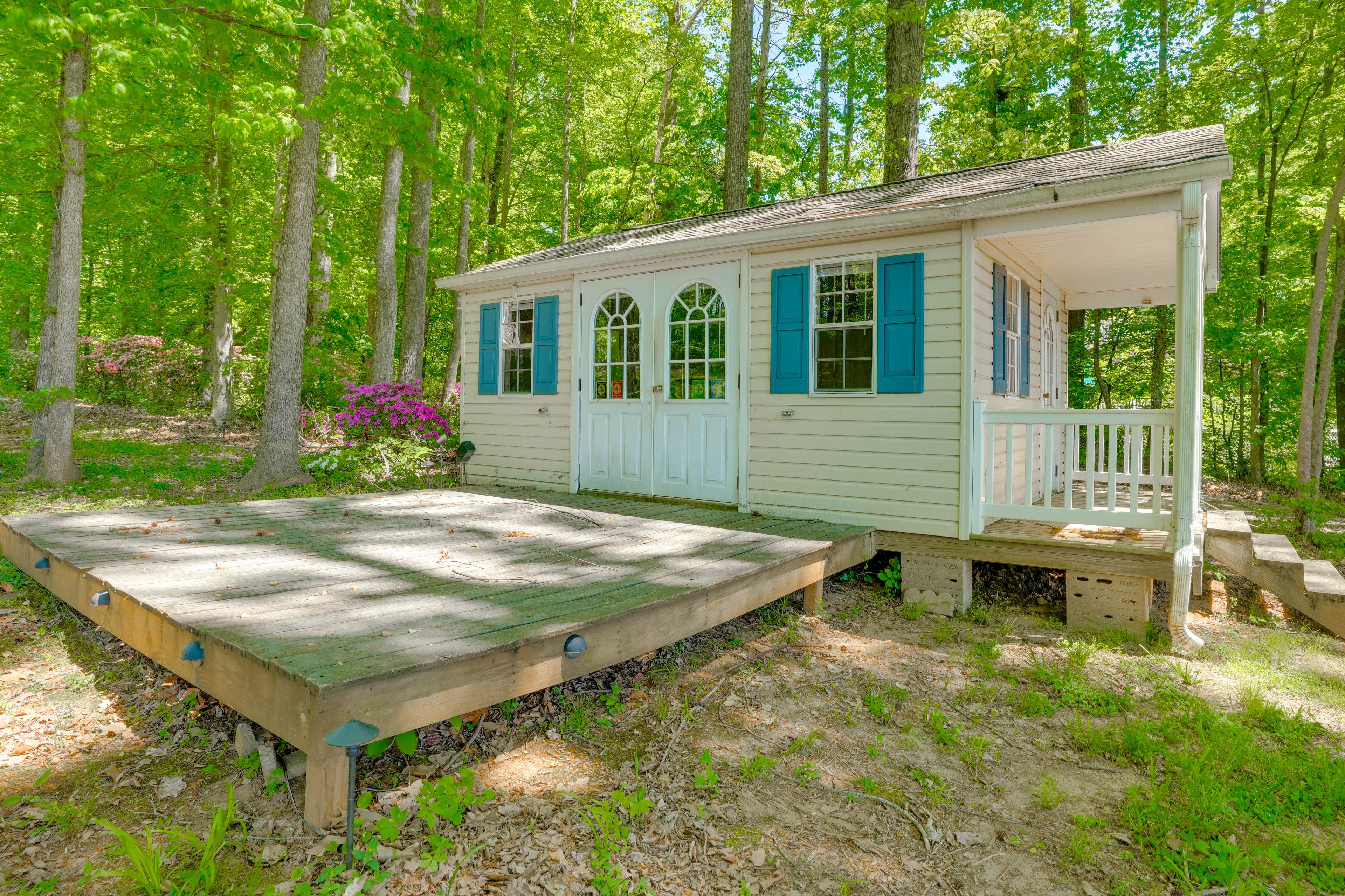 Game Cottage | Stairs Required