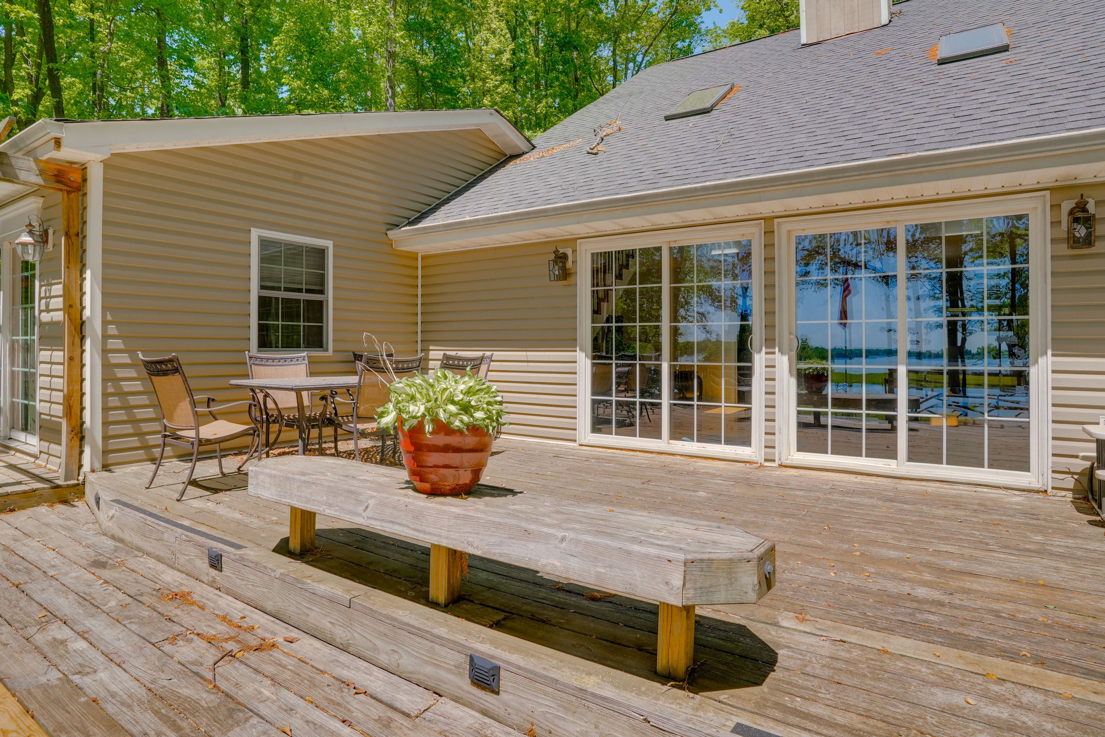 Deck | Grill | Outdoor Dining Area