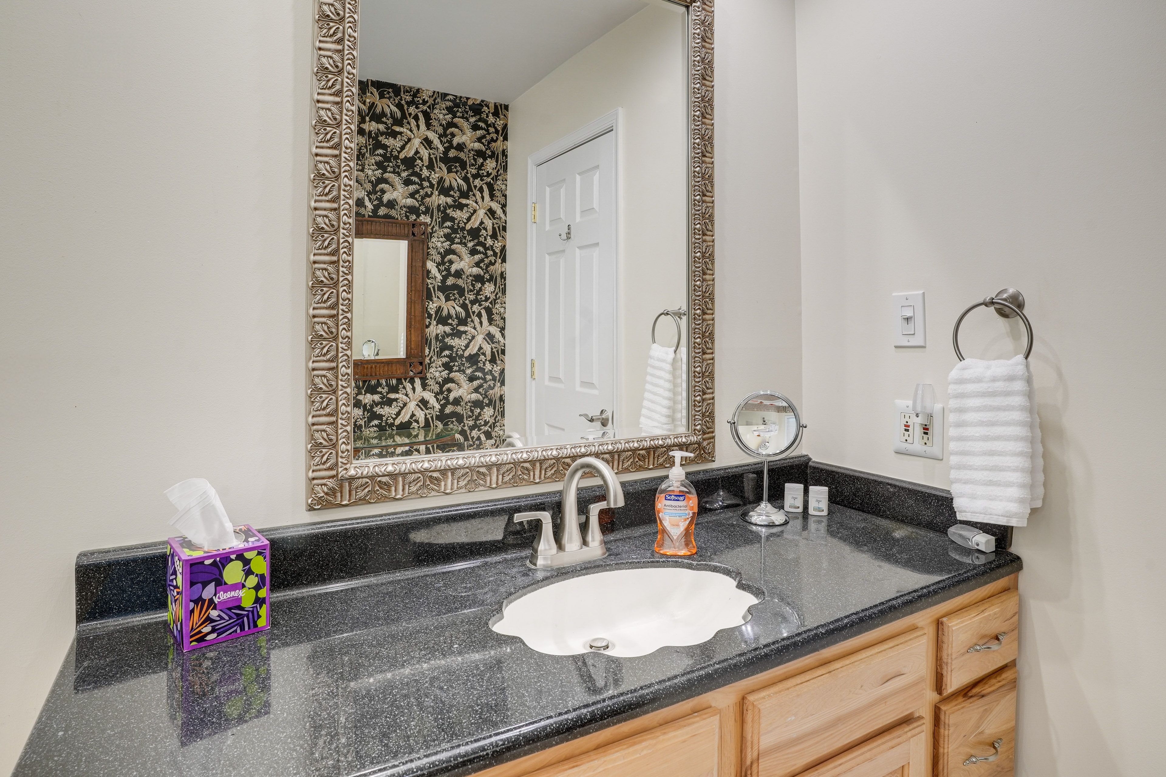 En-Suite Bathroom | Towels Provided | 1st Floor
