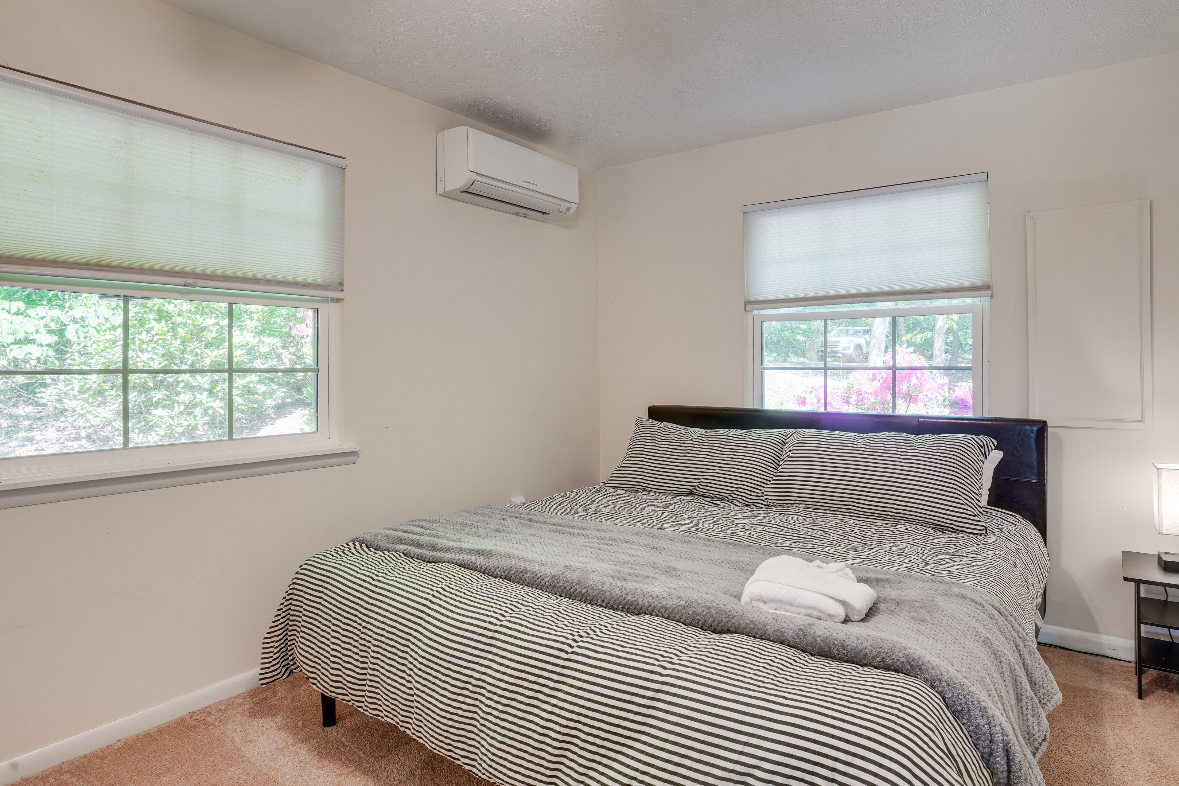 Bedroom 2 | King Bed | 1st Floor