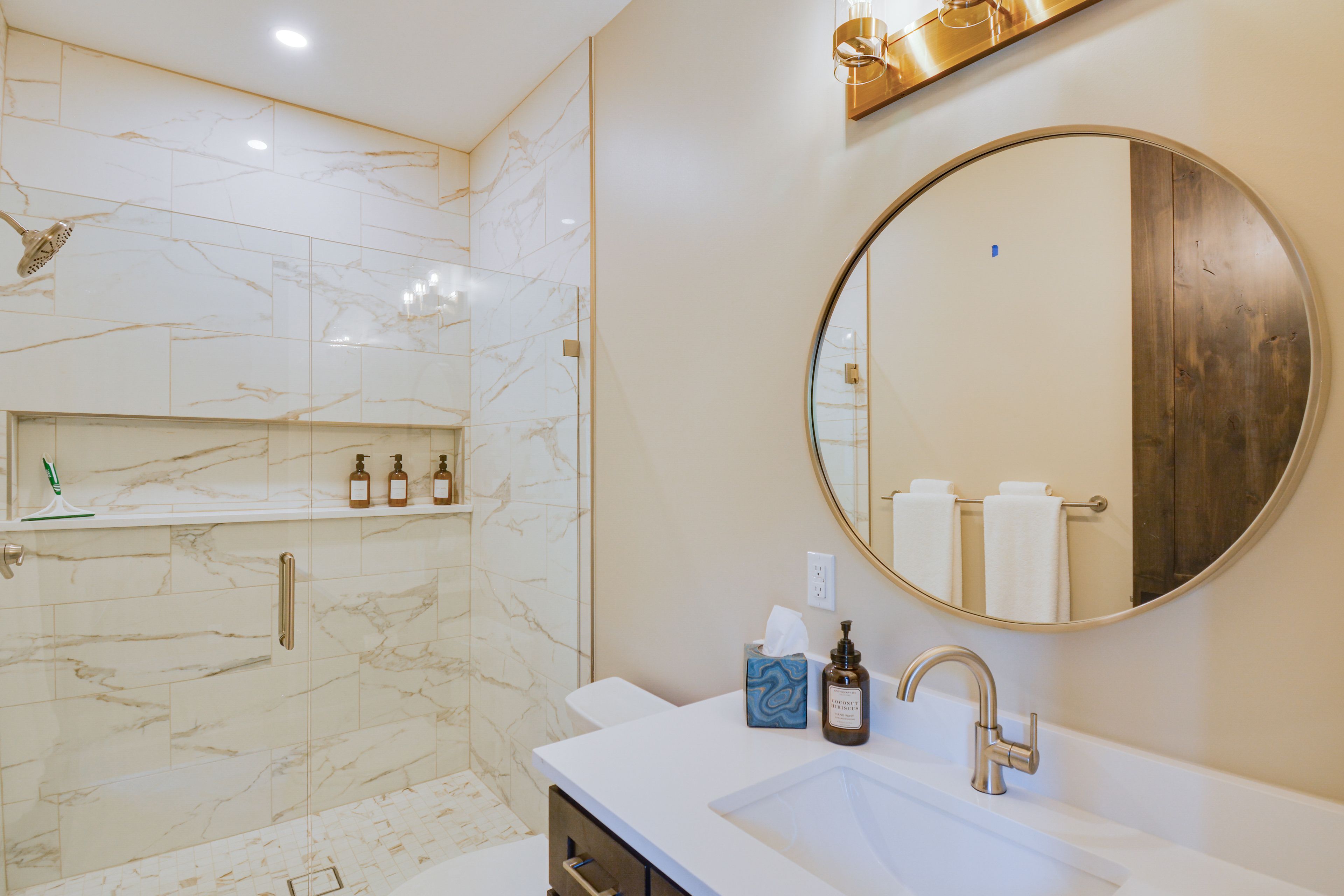 En-Suite Bathroom | 1st Floor
