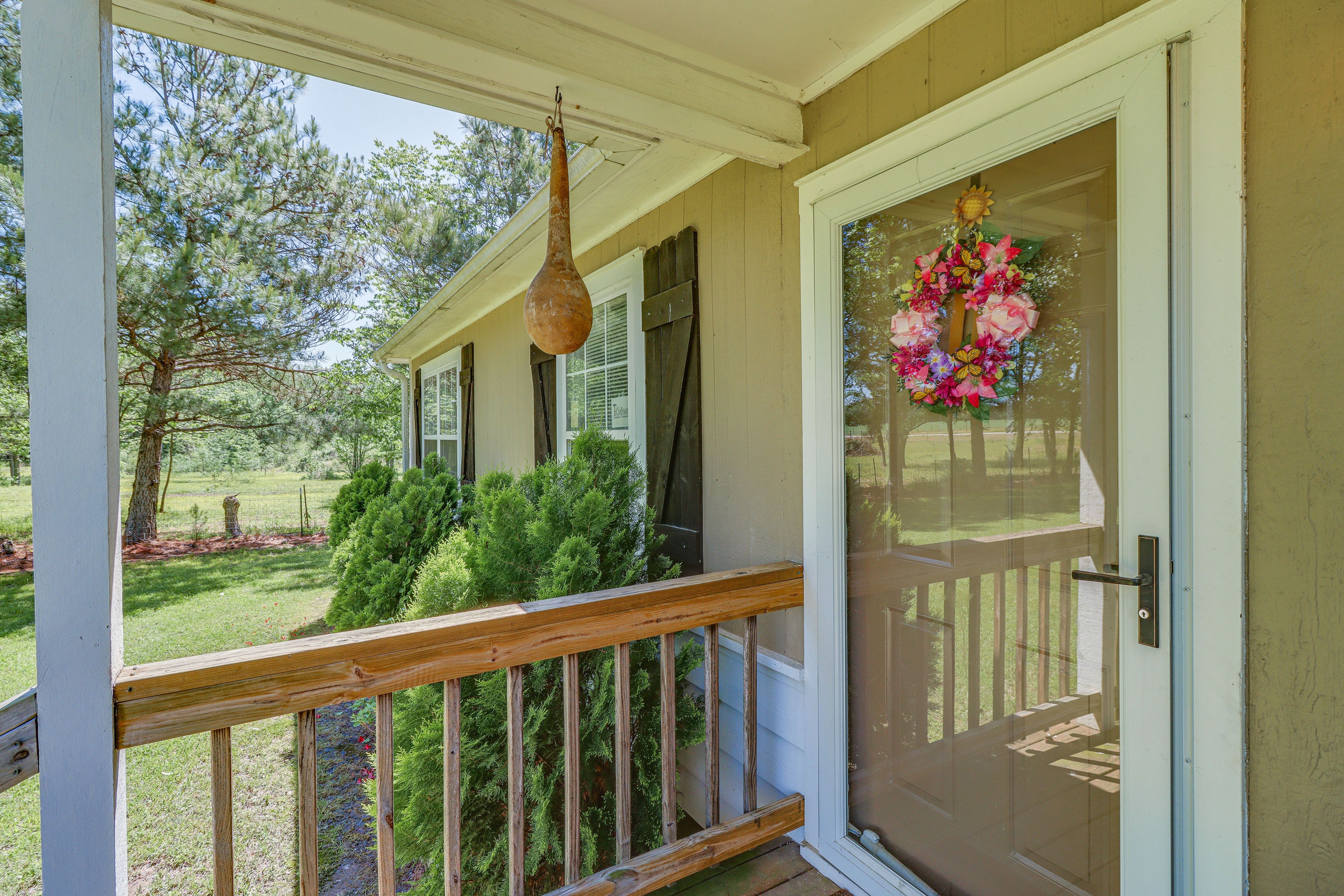 Furnished Porch | Main Entrance