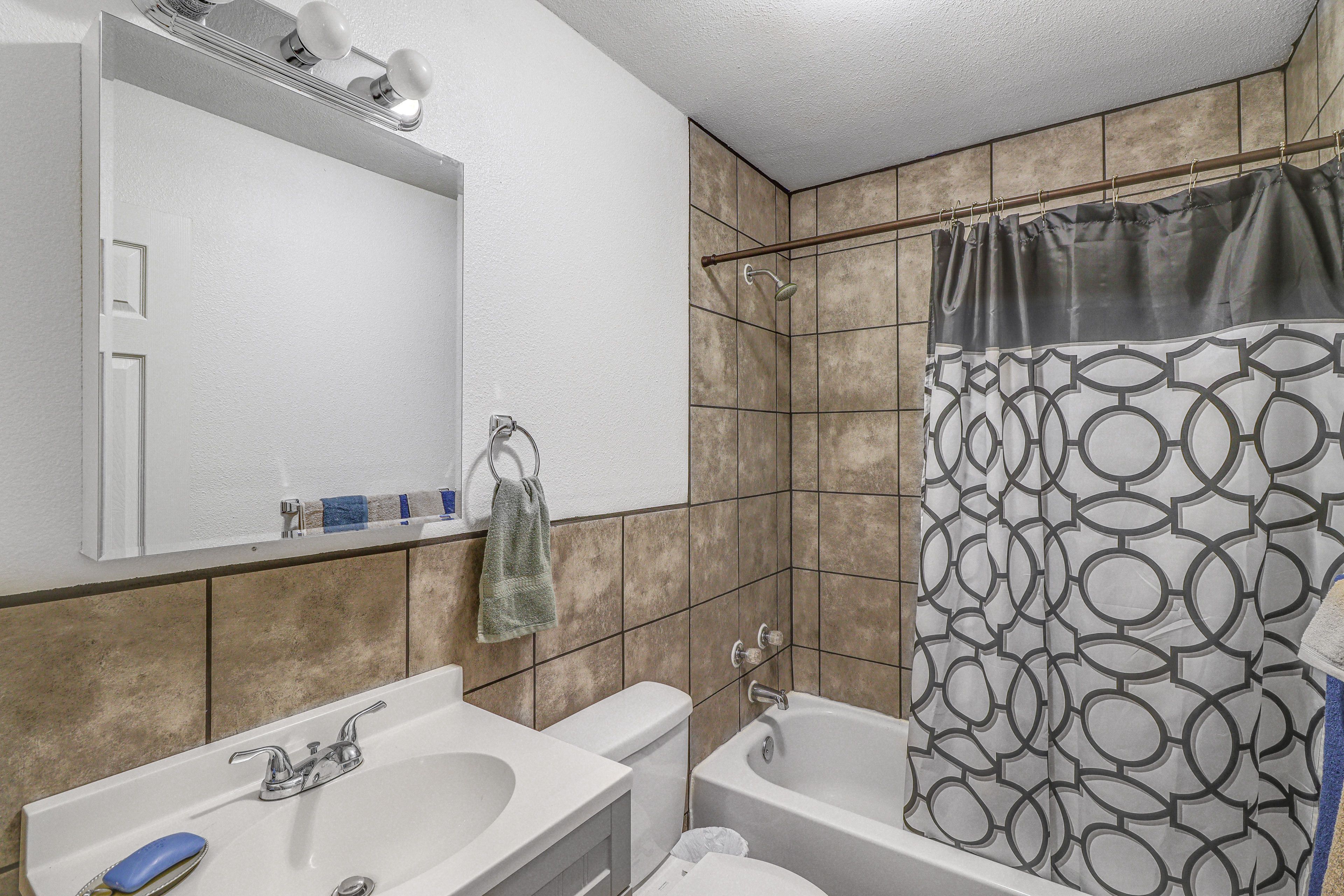 En-Suite Bathroom | Access via Bedroom 1 | Complimentary Toiletries | Hair Dryer