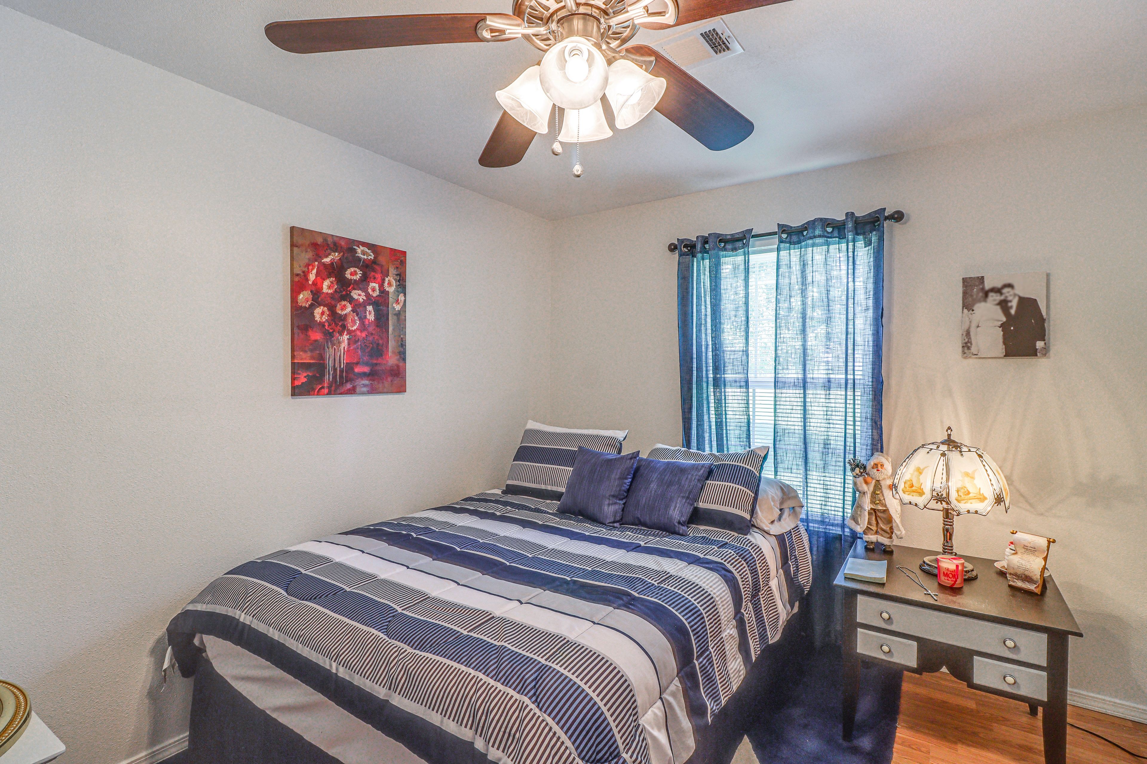 Bedroom 3 | Queen Bed