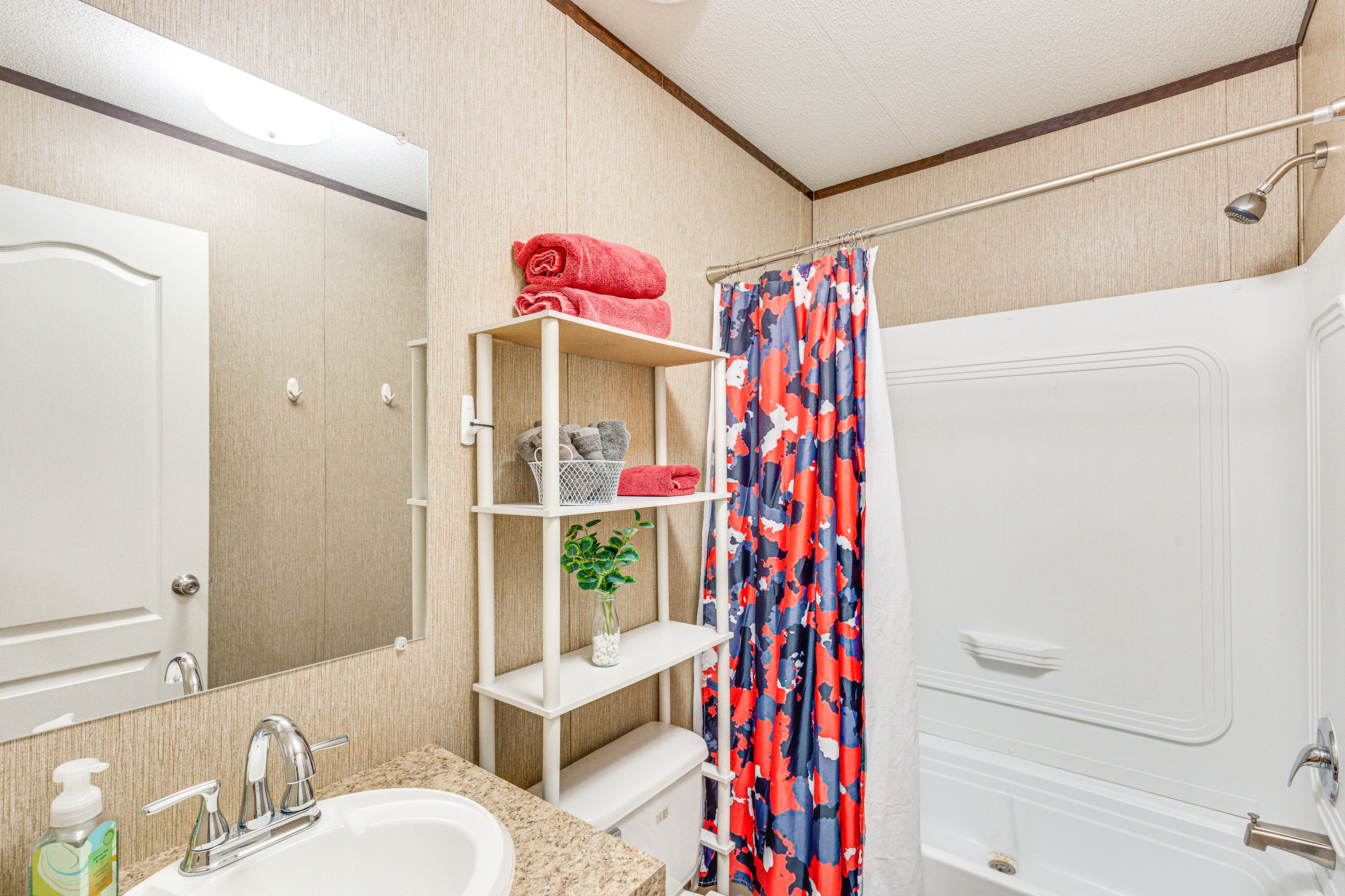 Full Bath | Complimentary Toiletries