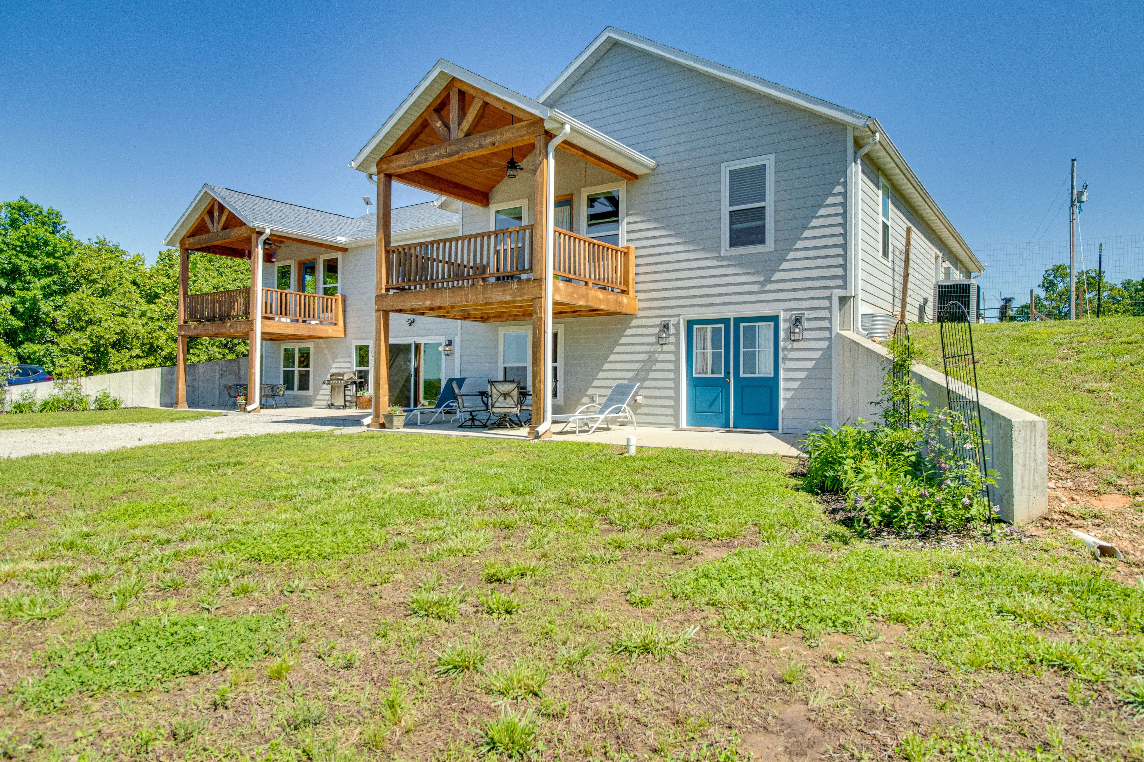Townhouse Exterior | Patio | Gas Grill | Outdoor Dining Areas