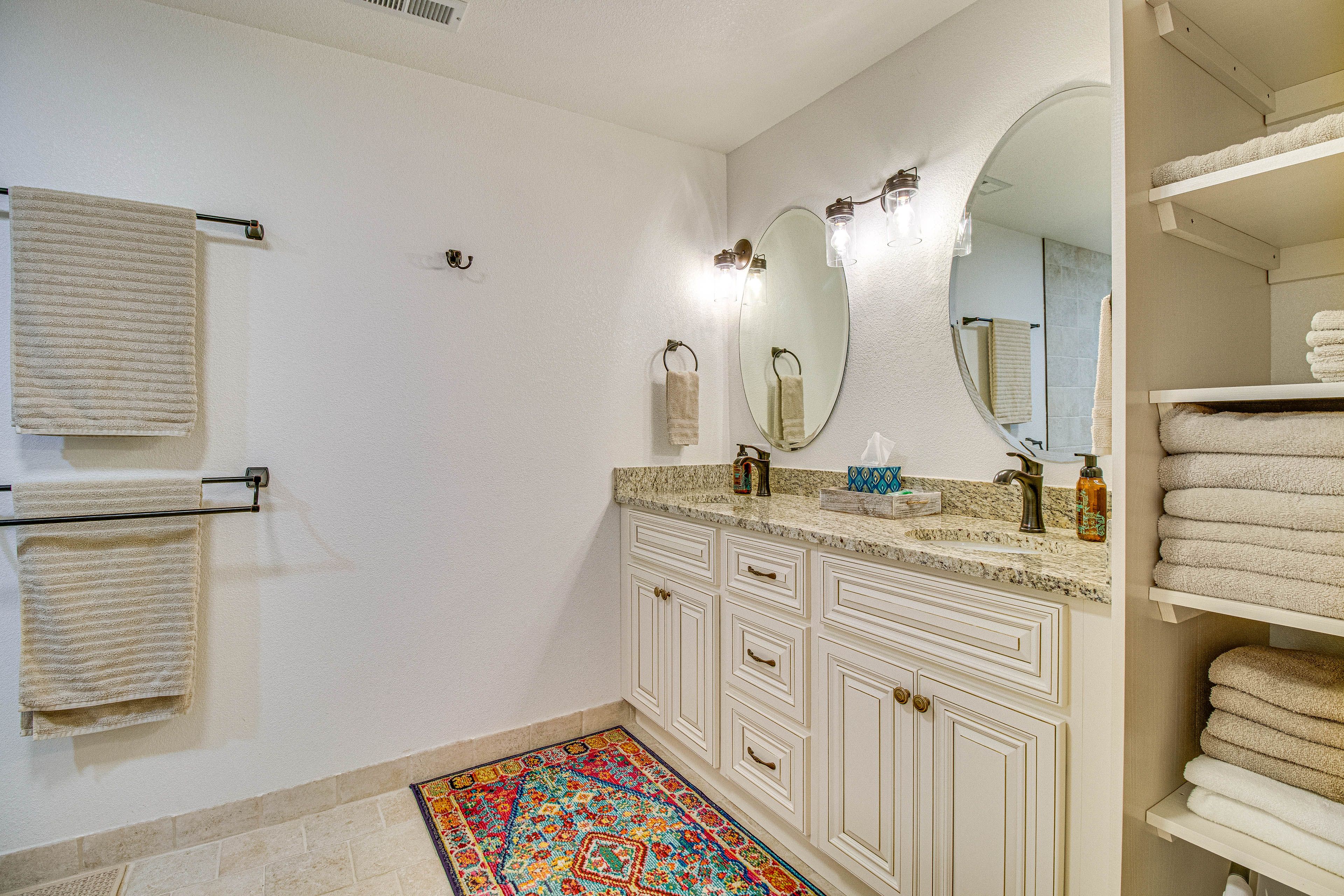 Quarter Bathroom | Shower | Towels Provided