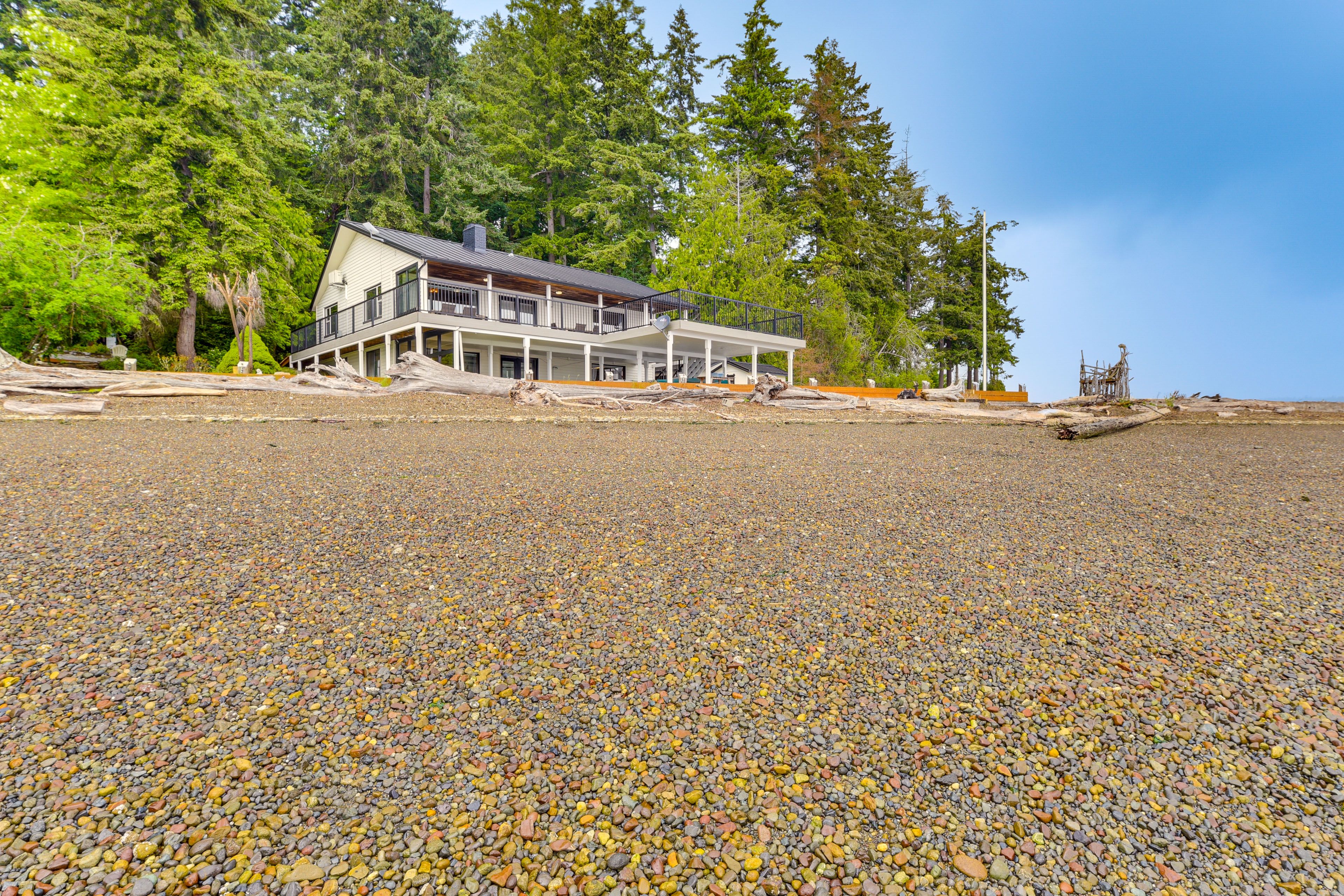 Private Beach | Water Access