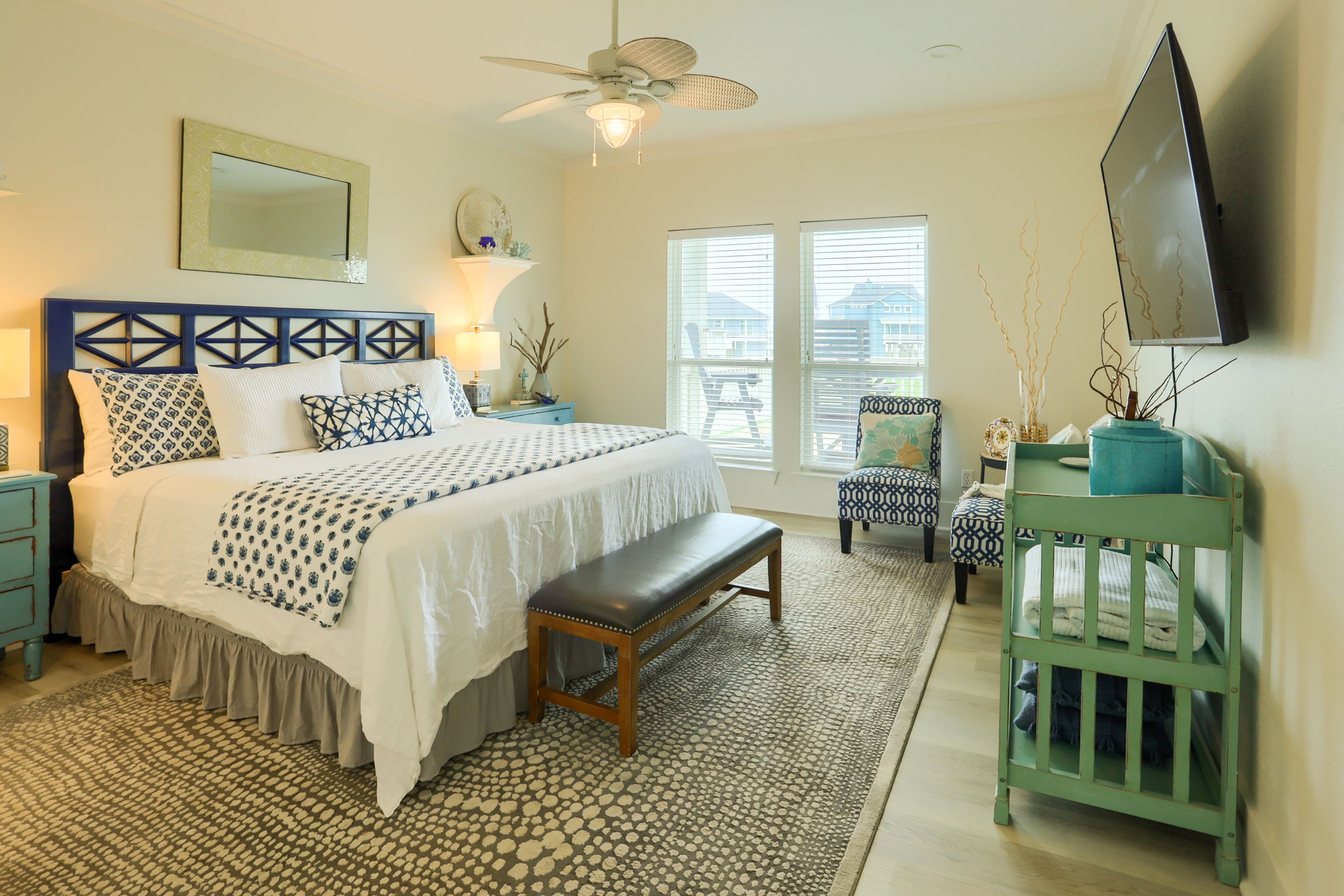 Bedroom 1 | King Bed | Linens Provided | Smart TV