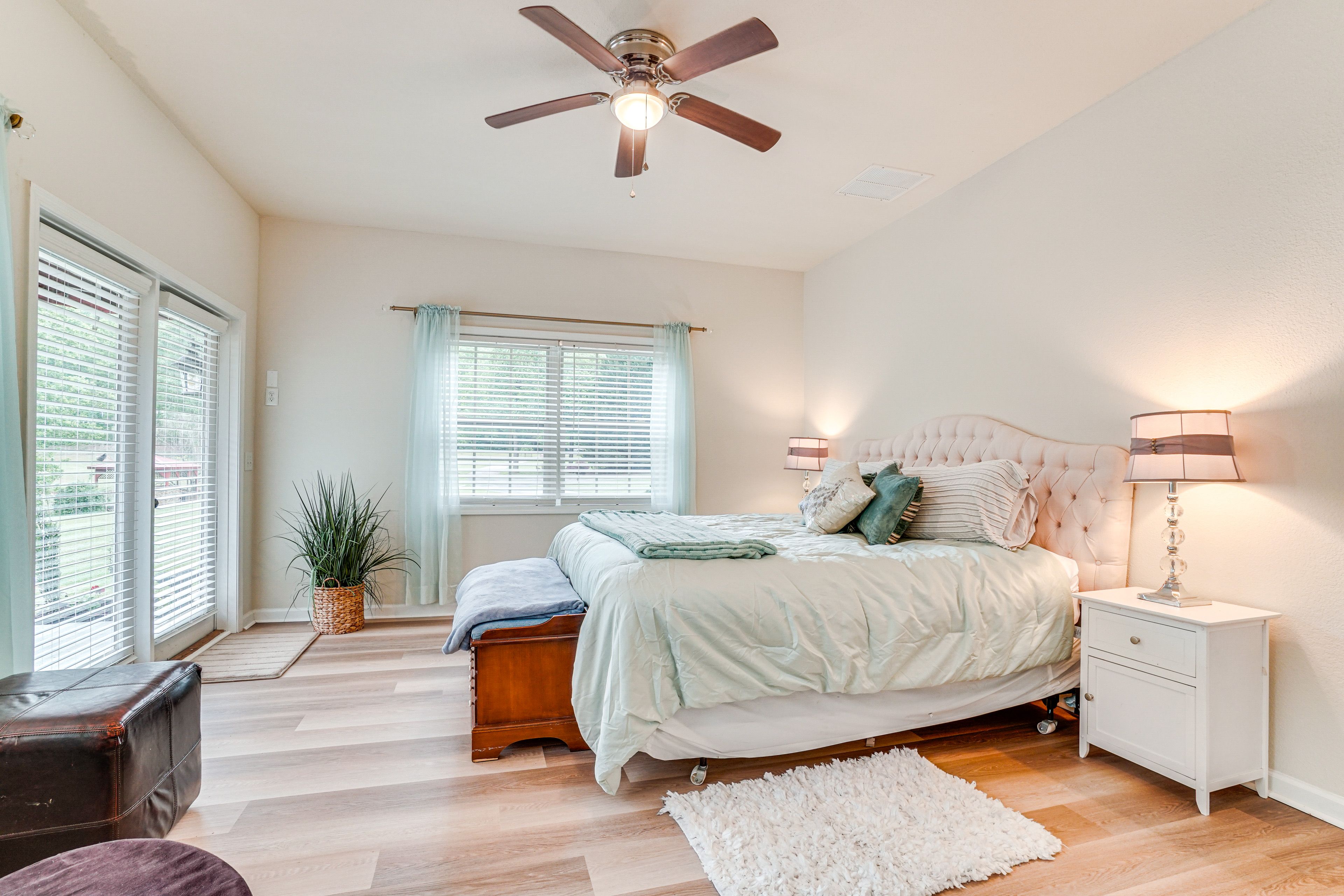 Bedroom 1 | King Bed | Linens Provided | Walk-In Closet | En-Suite Bathroom