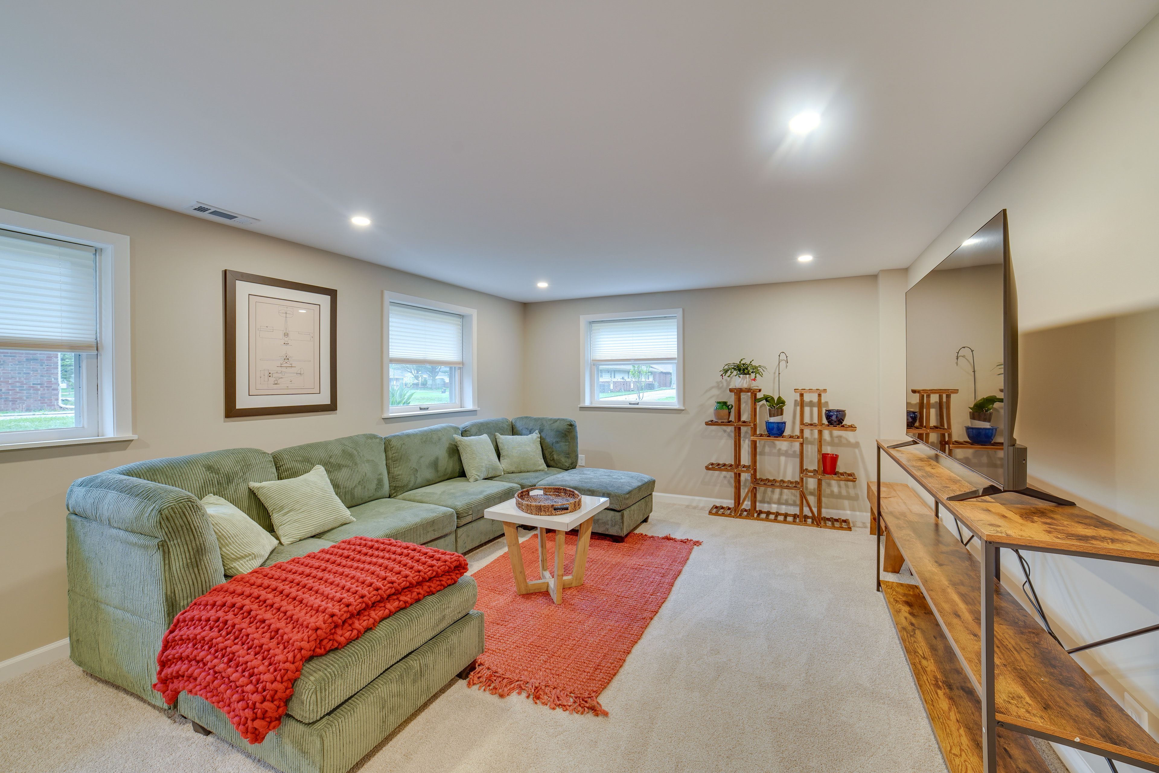Family Room | Basement | Smart TV | Stairs Required