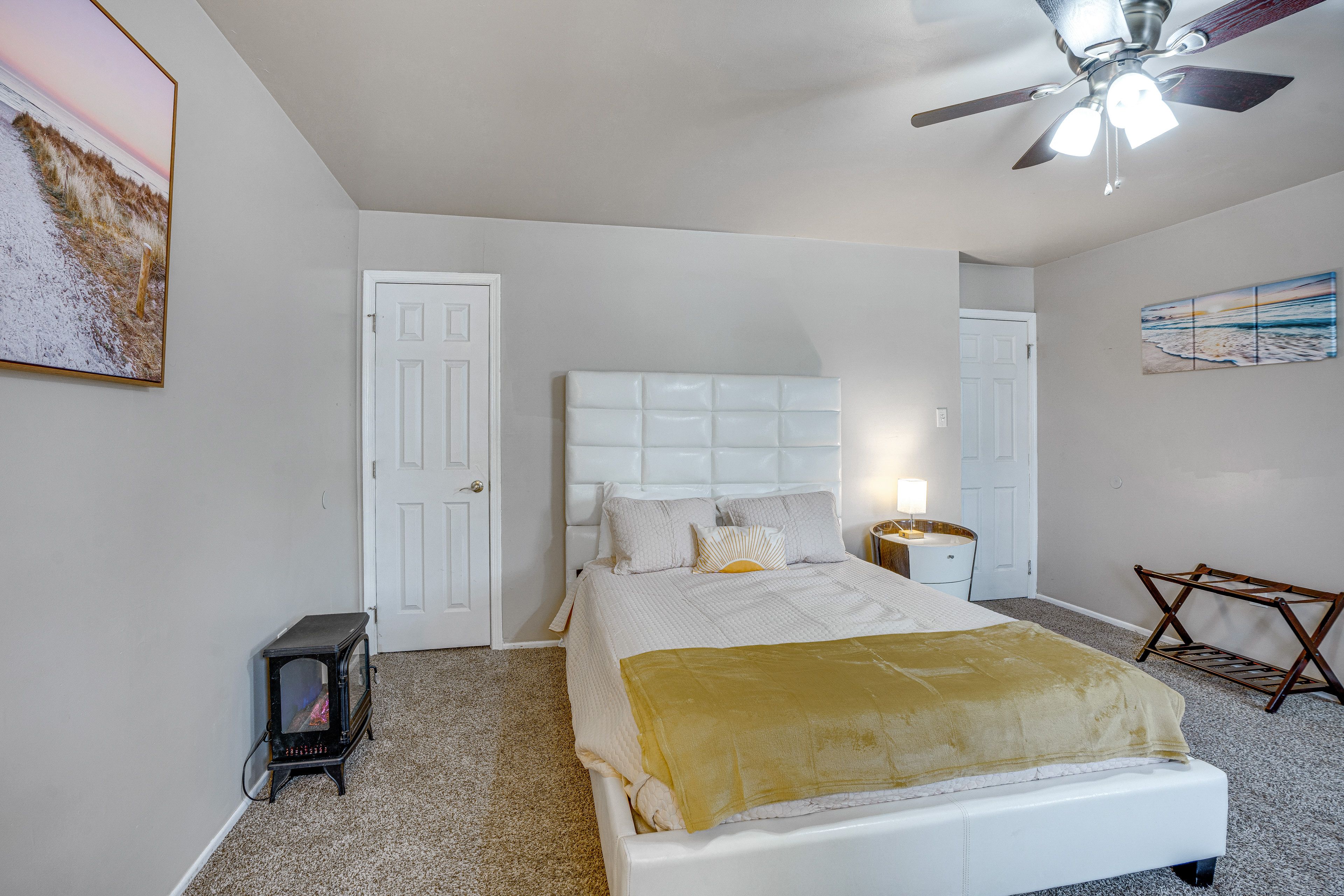 Bedroom 2 | 2nd Floor | Full Bed | Smart TV