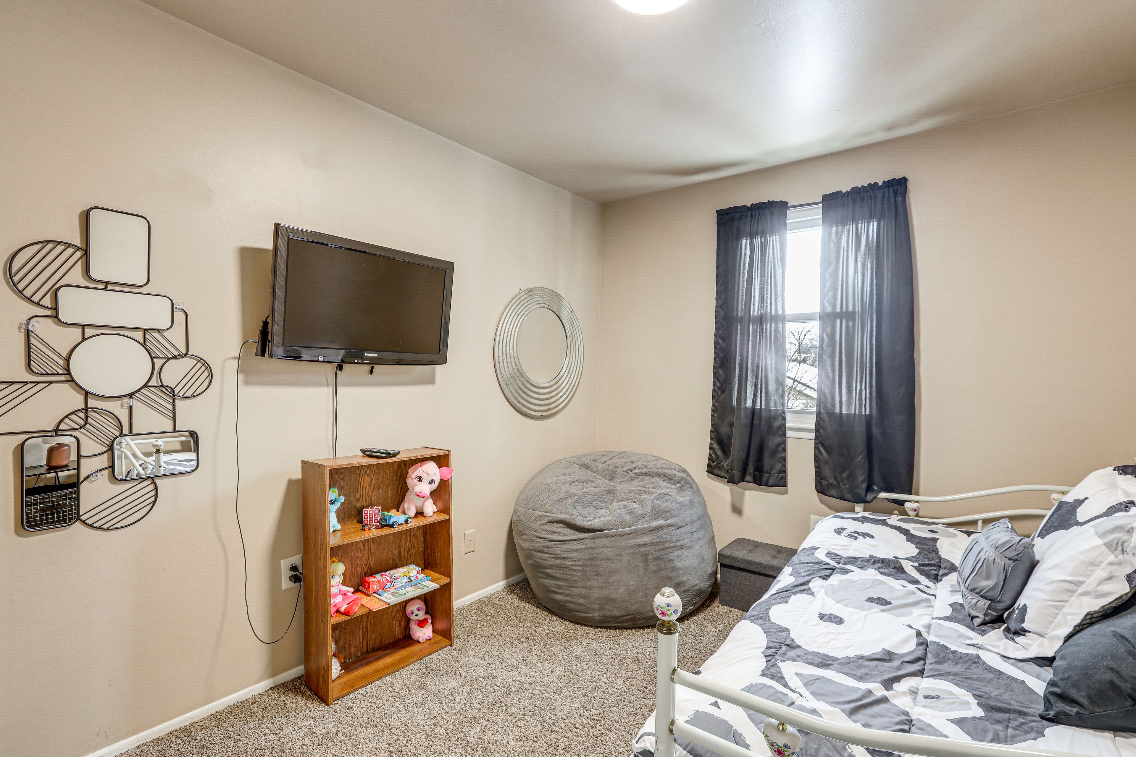 Bedroom 3 | 2nd Floor | Twin Daybed w/ Twin Trundle | Home Office